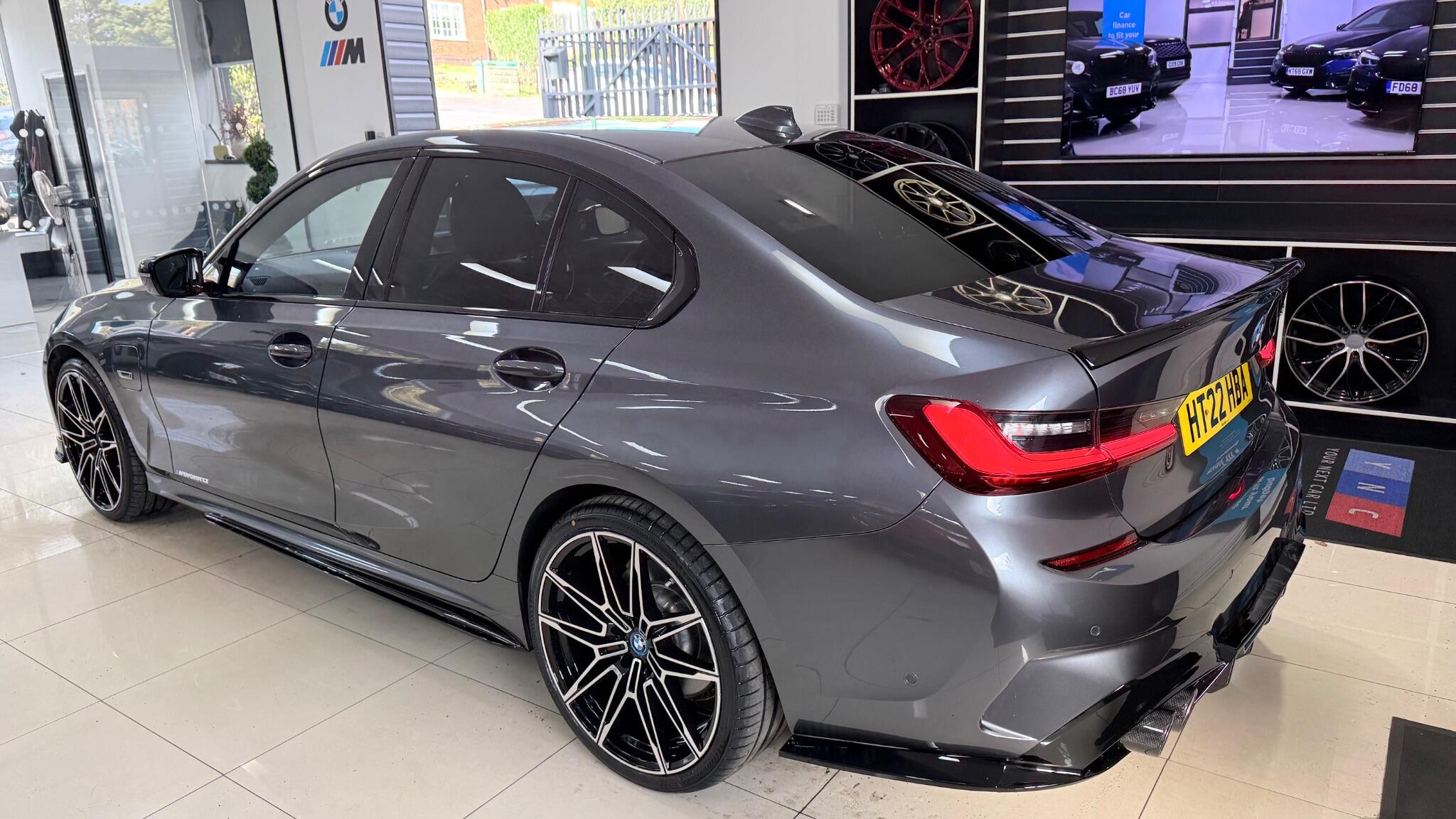 BMW 3 Series view 38
