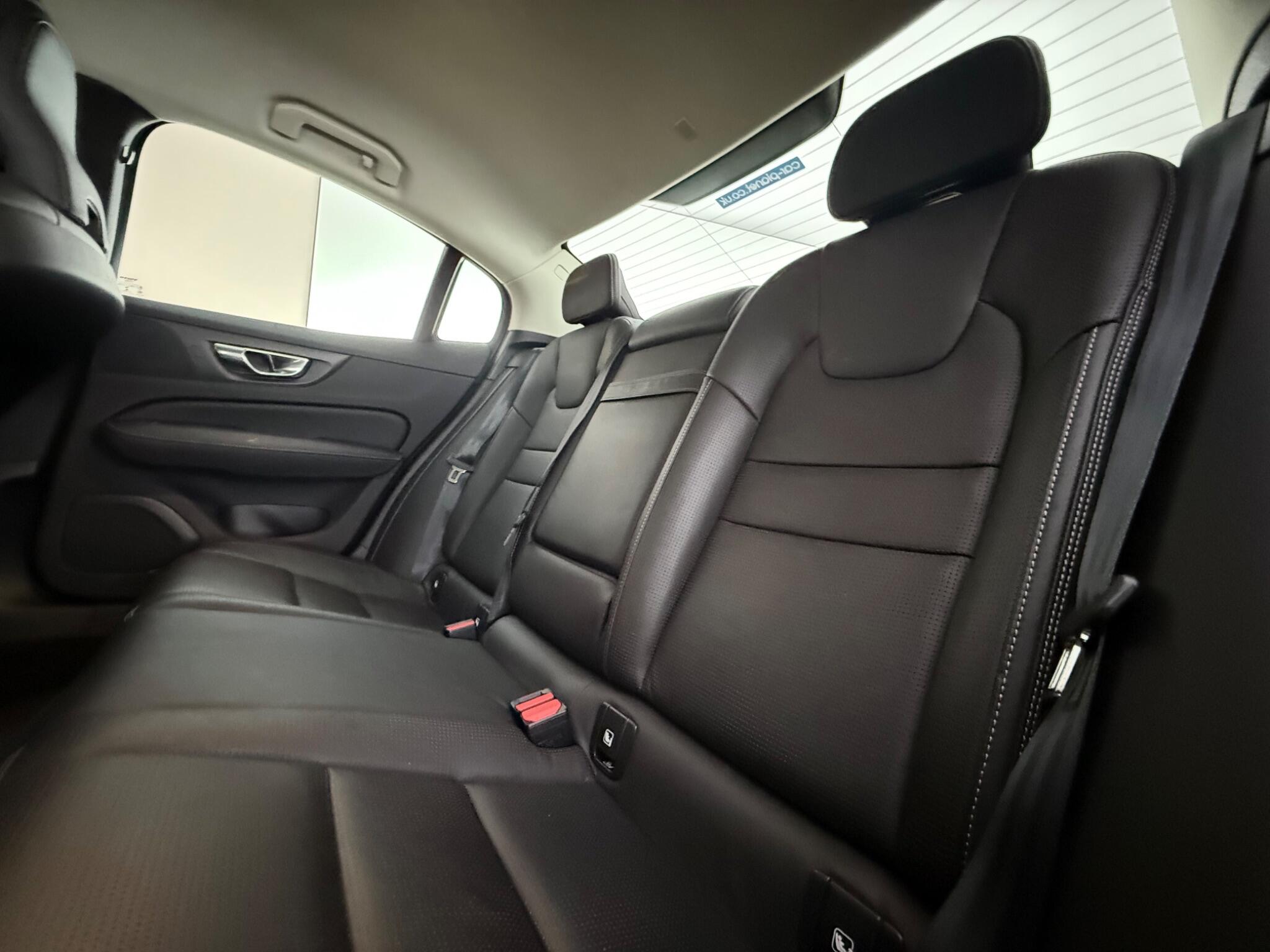 Volvo S60 view 34