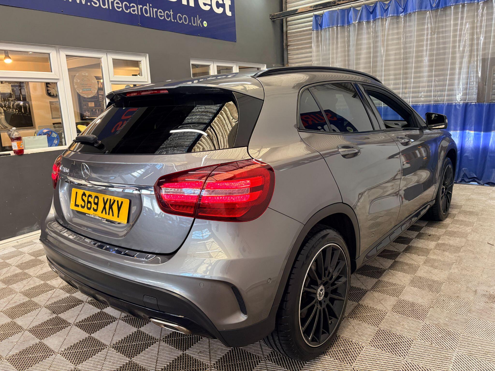 Mercedes-Benz Gla view 3