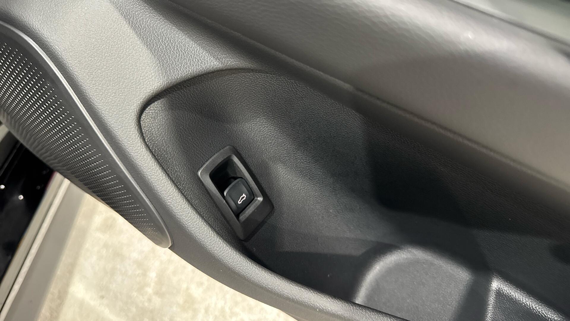 BMW I4 view 27