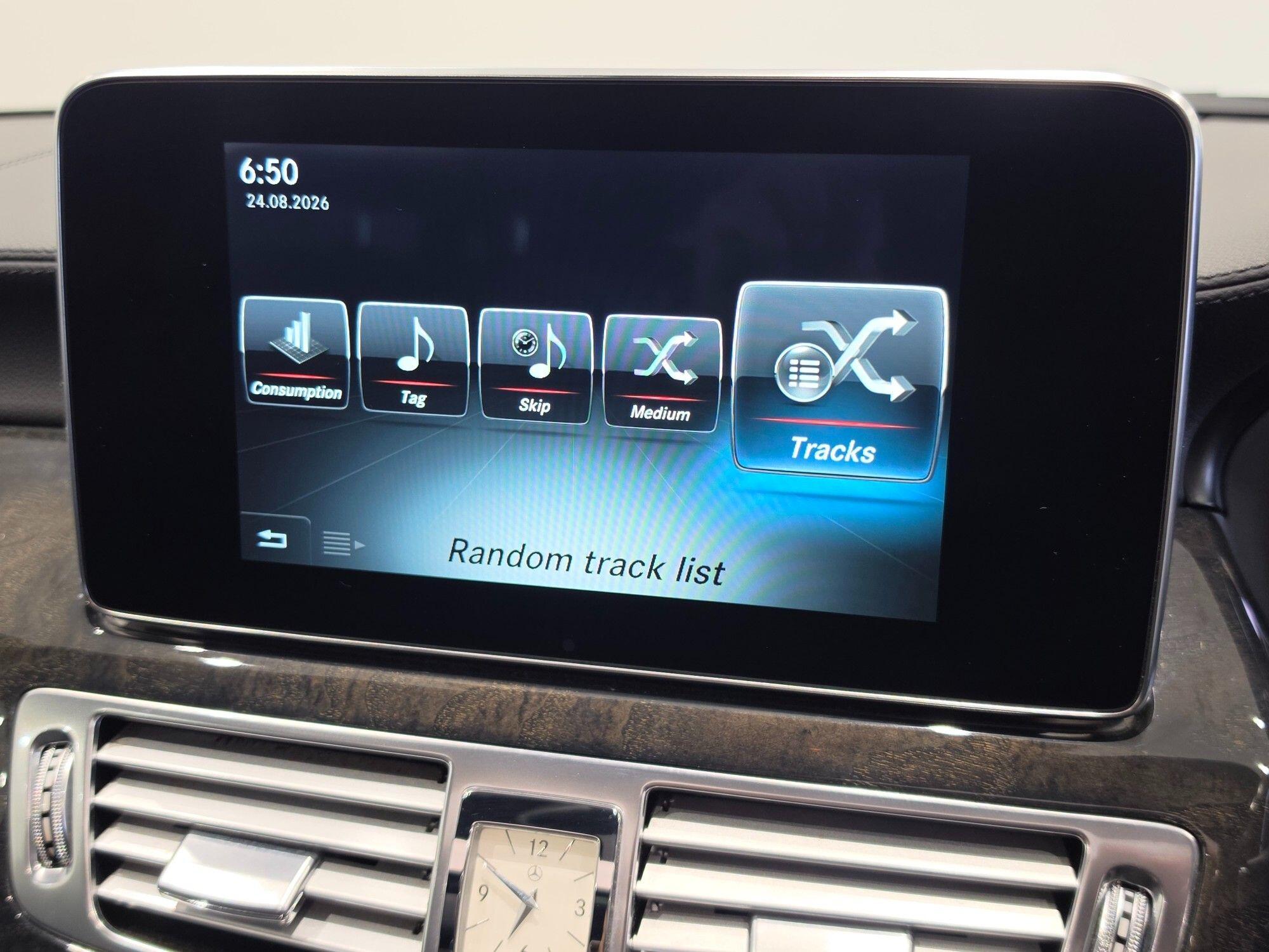 Mercedes-Benz CLS view 38