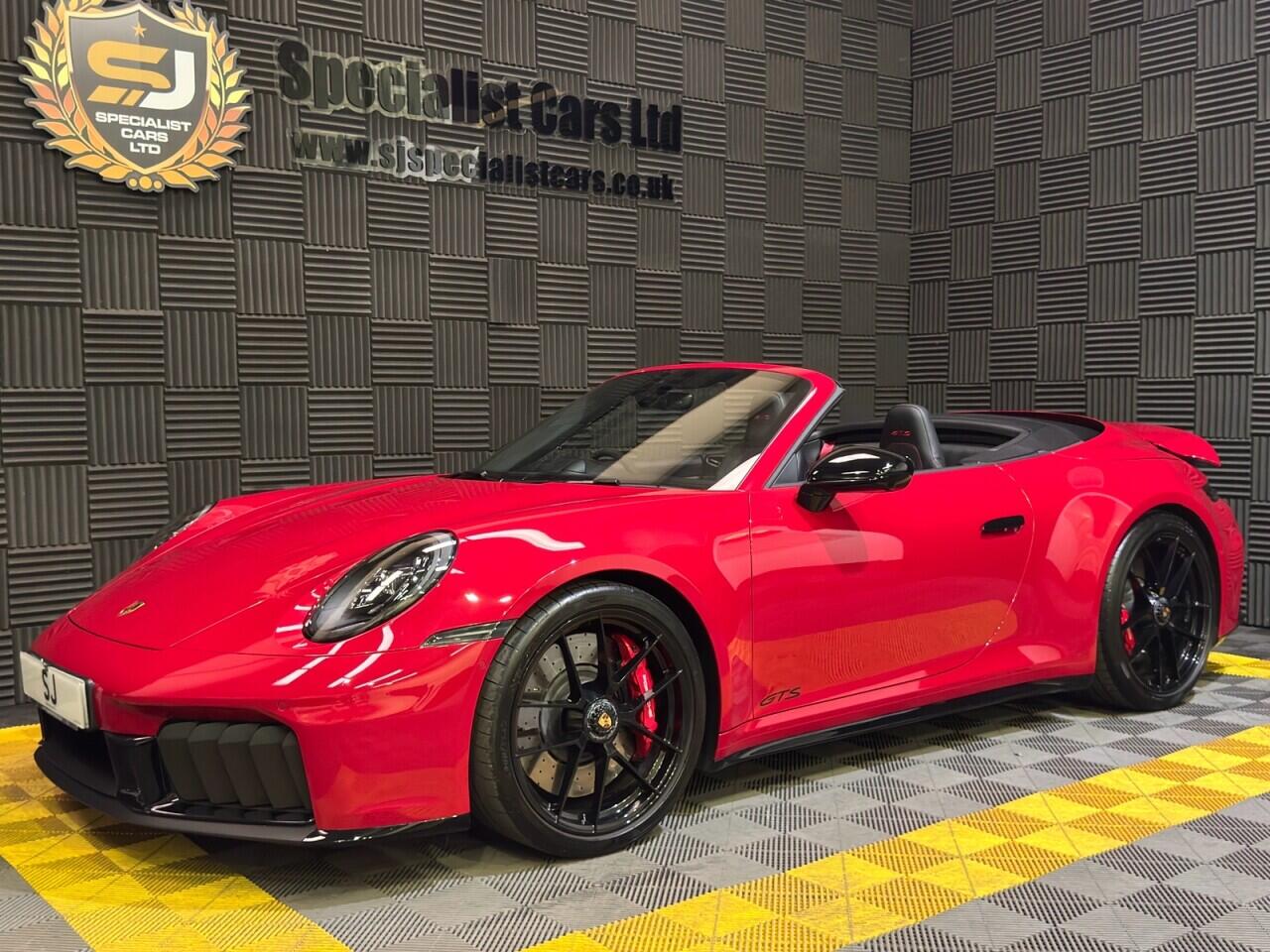 Porsche 911 view 26