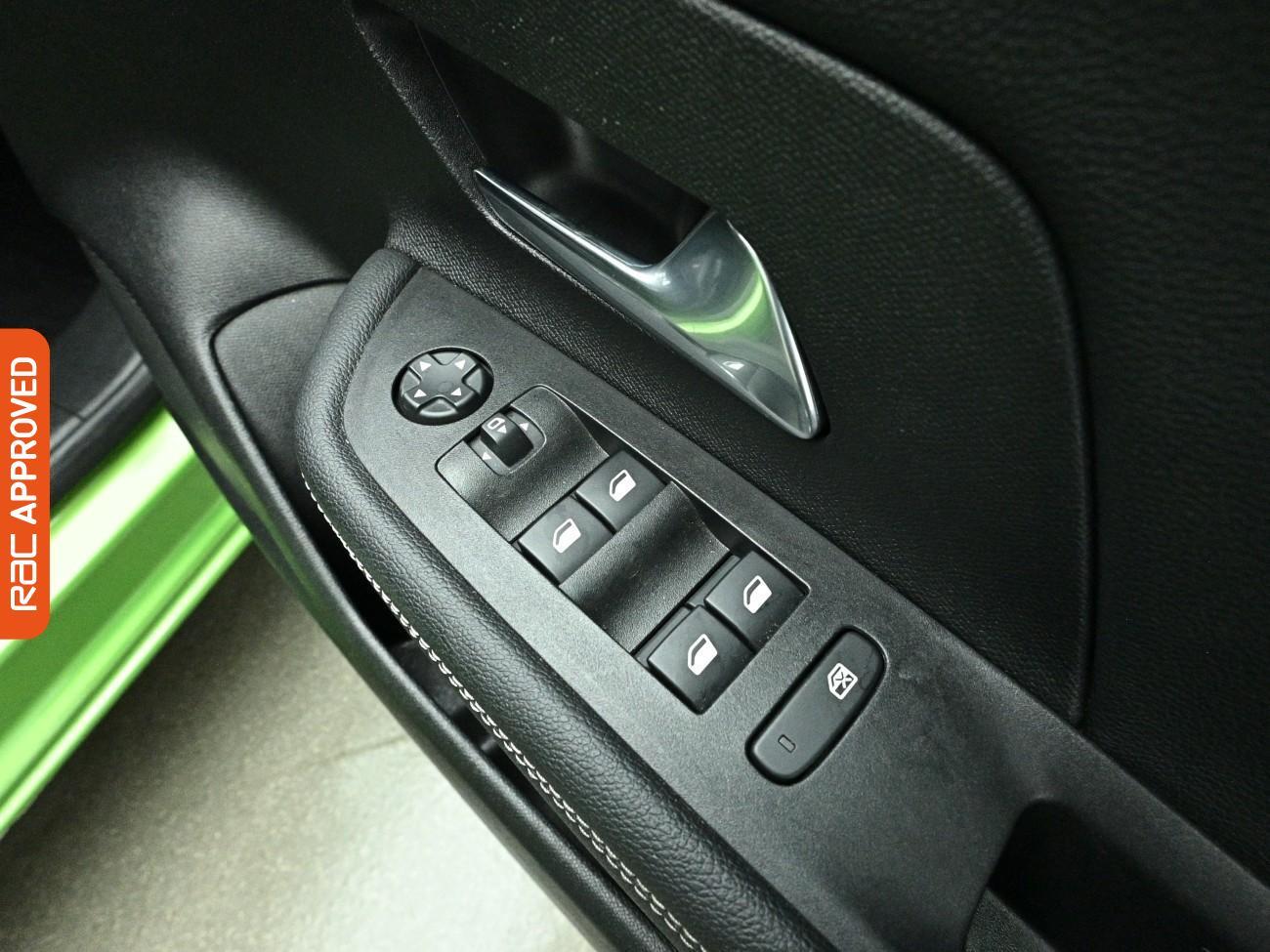 Vauxhall Mokka view 26