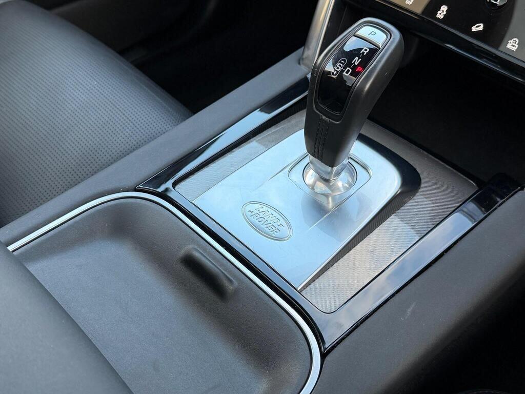 Land Rover Discovery Sport view 39