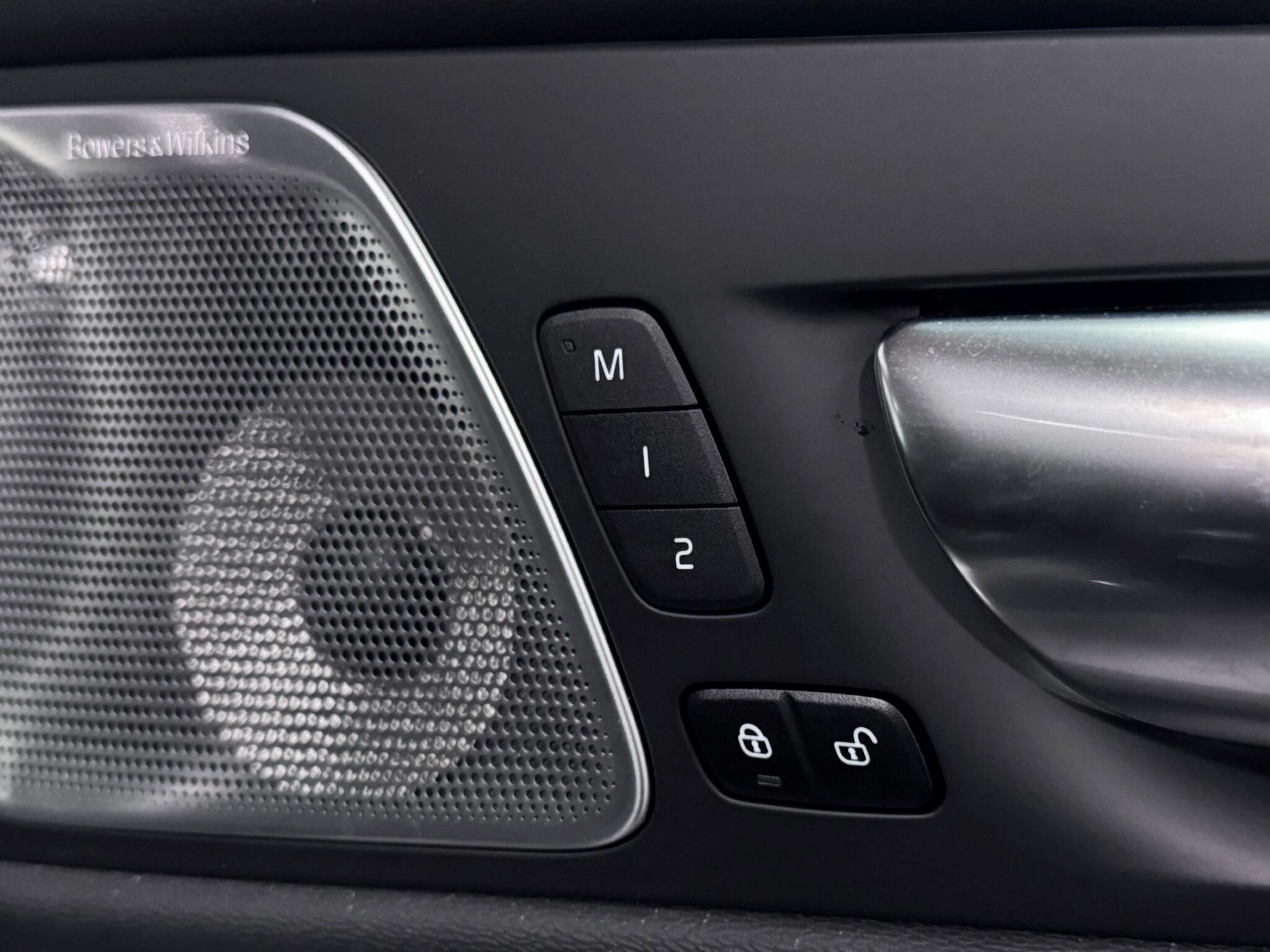 Volvo XC60 view 19
