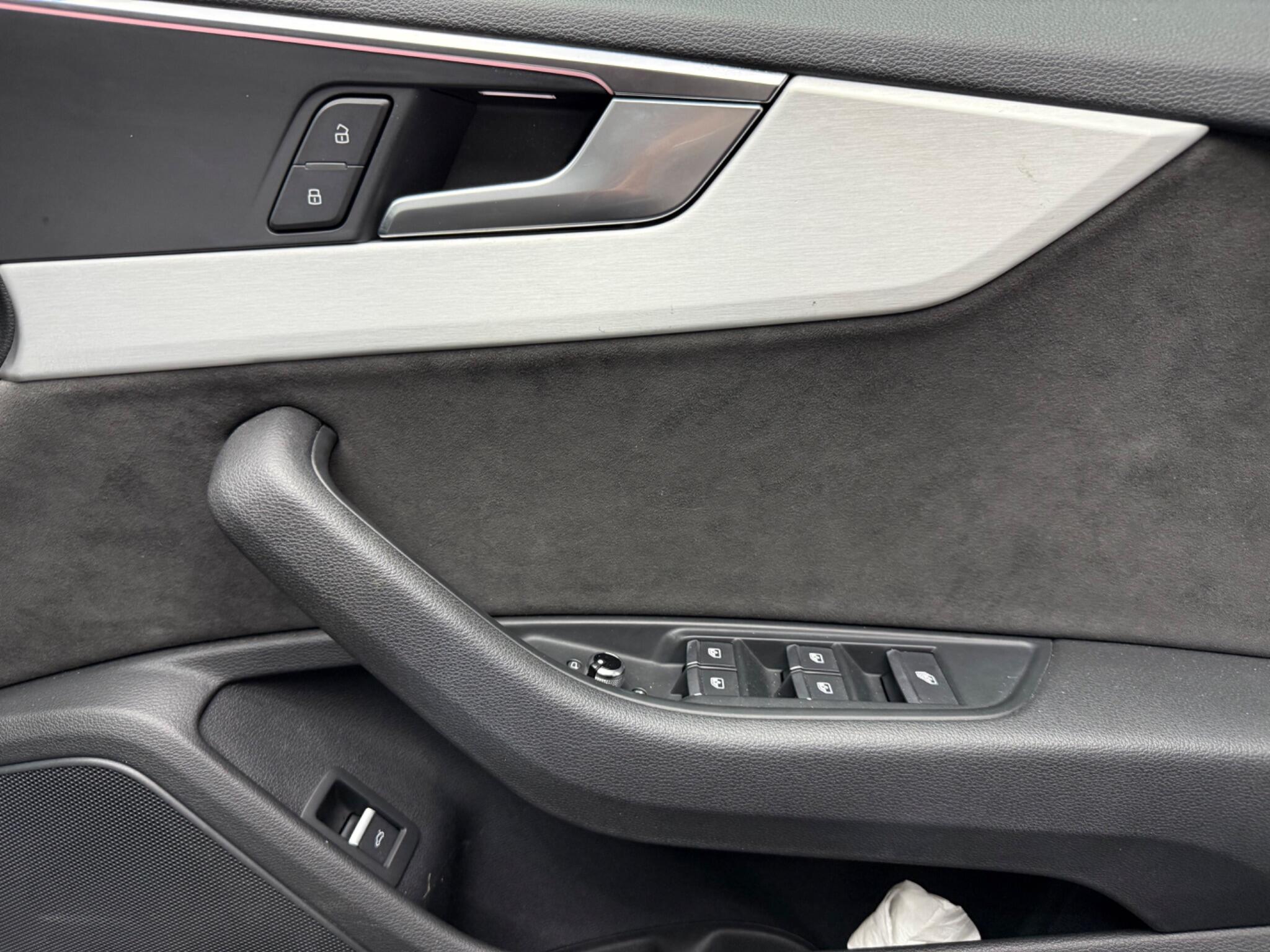 Audi A5 Cabriolet view 17