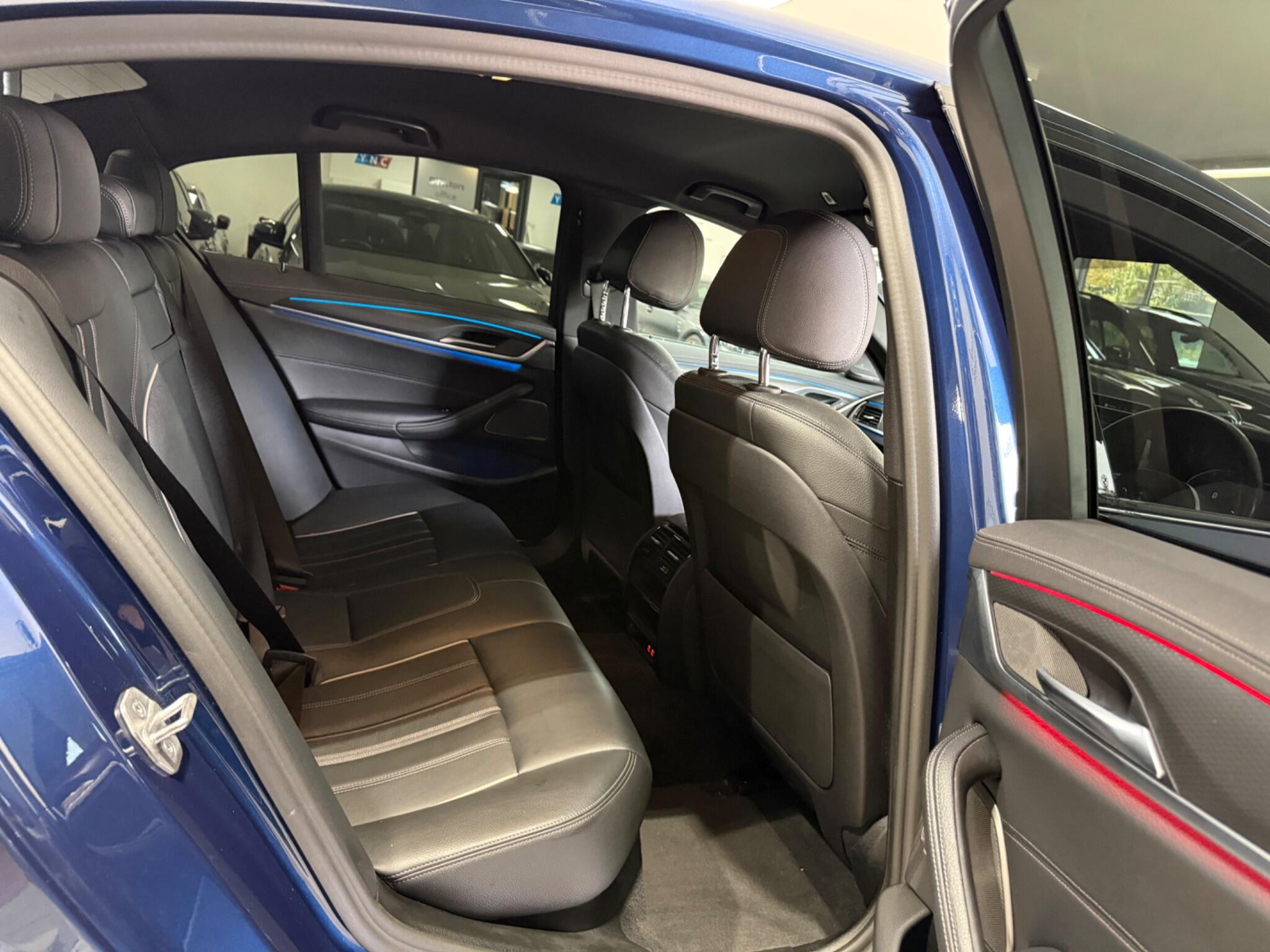 BMW 5 Series view 29