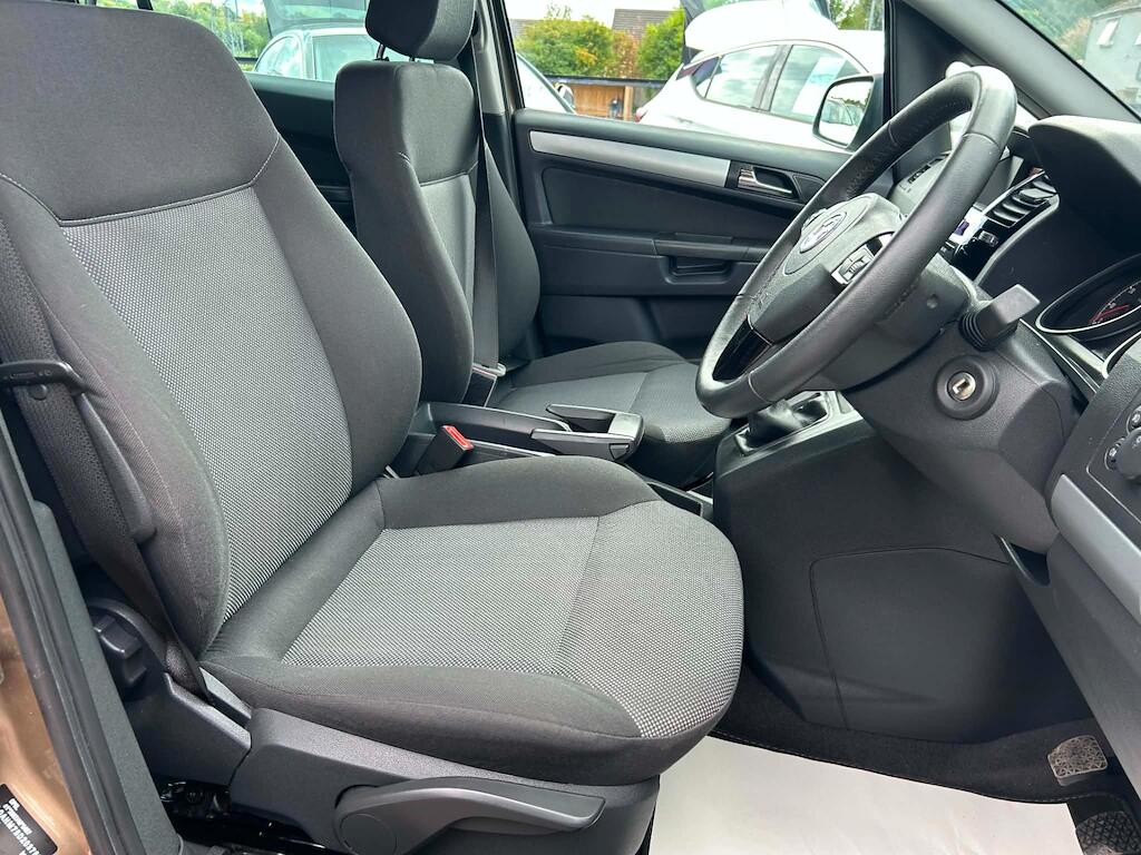 Vauxhall Zafira view 11