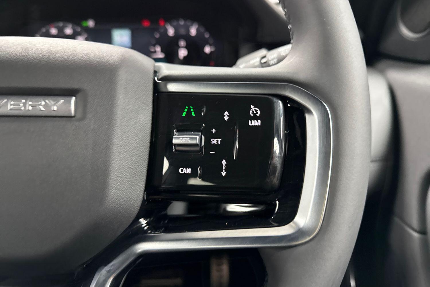 Land Rover Discovery Sport view 25