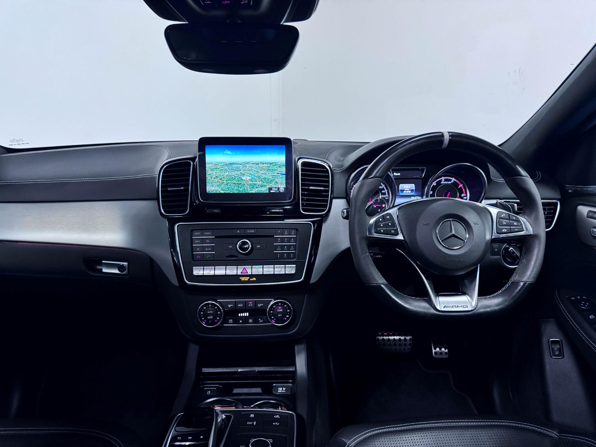 Mercedes-Benz Gle view 38