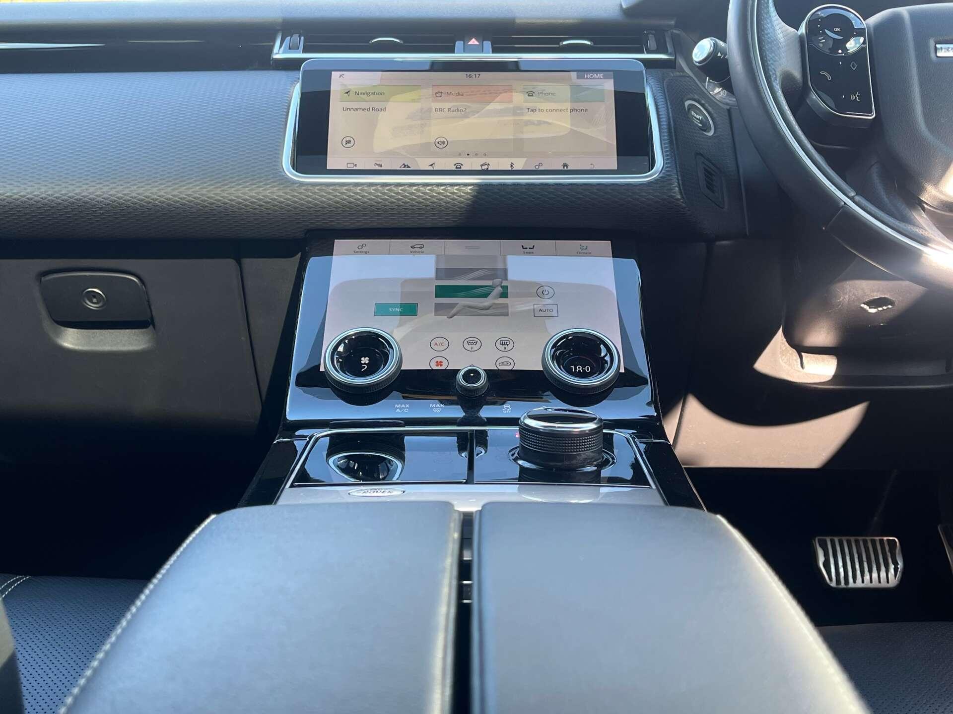 Land Rover Range Rover Velar view 17