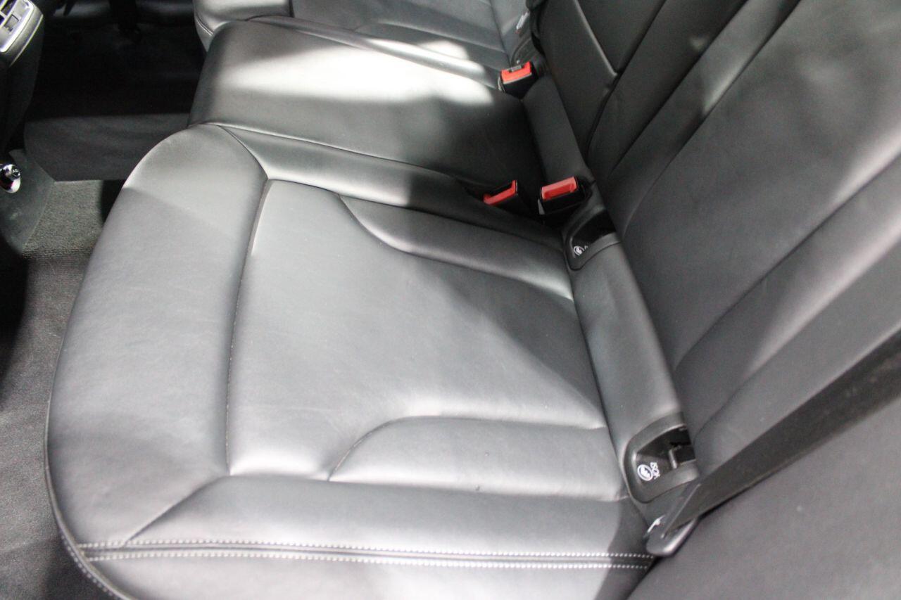 Audi RS Q3 view 20