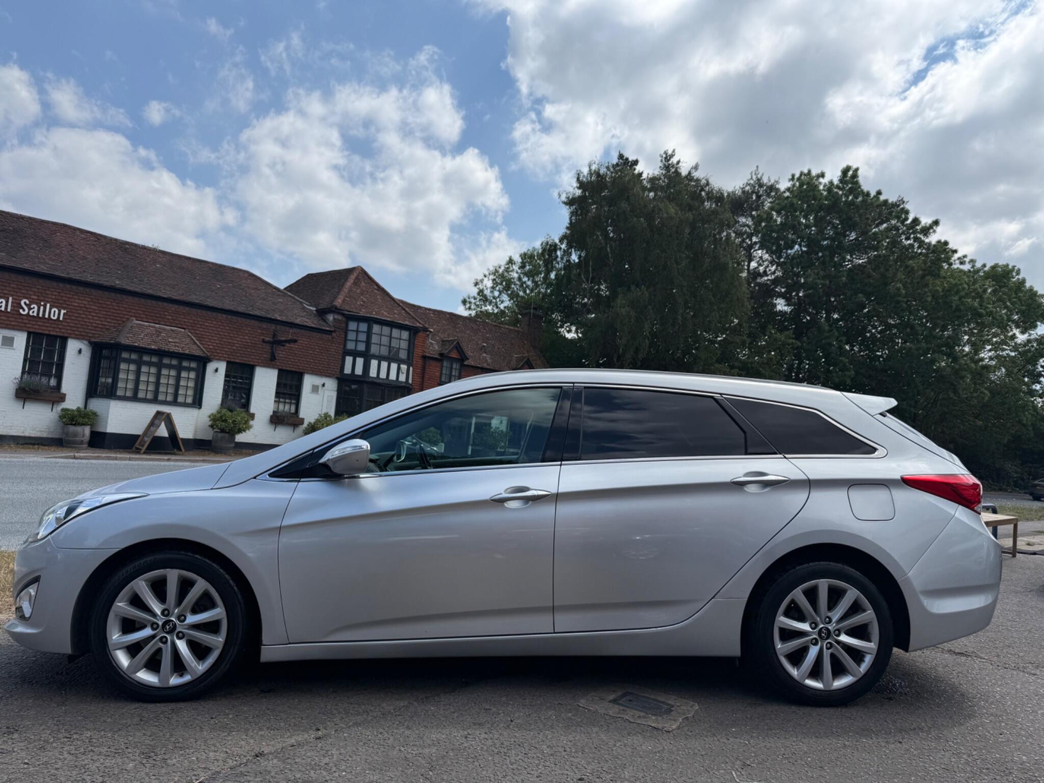Hyundai I40 view 7