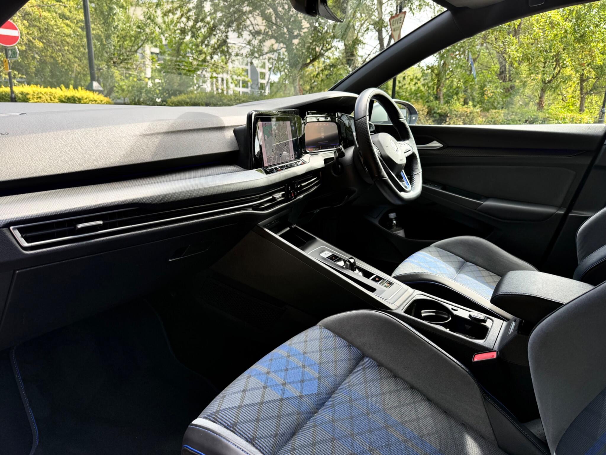 Volkswagen Golf view 10