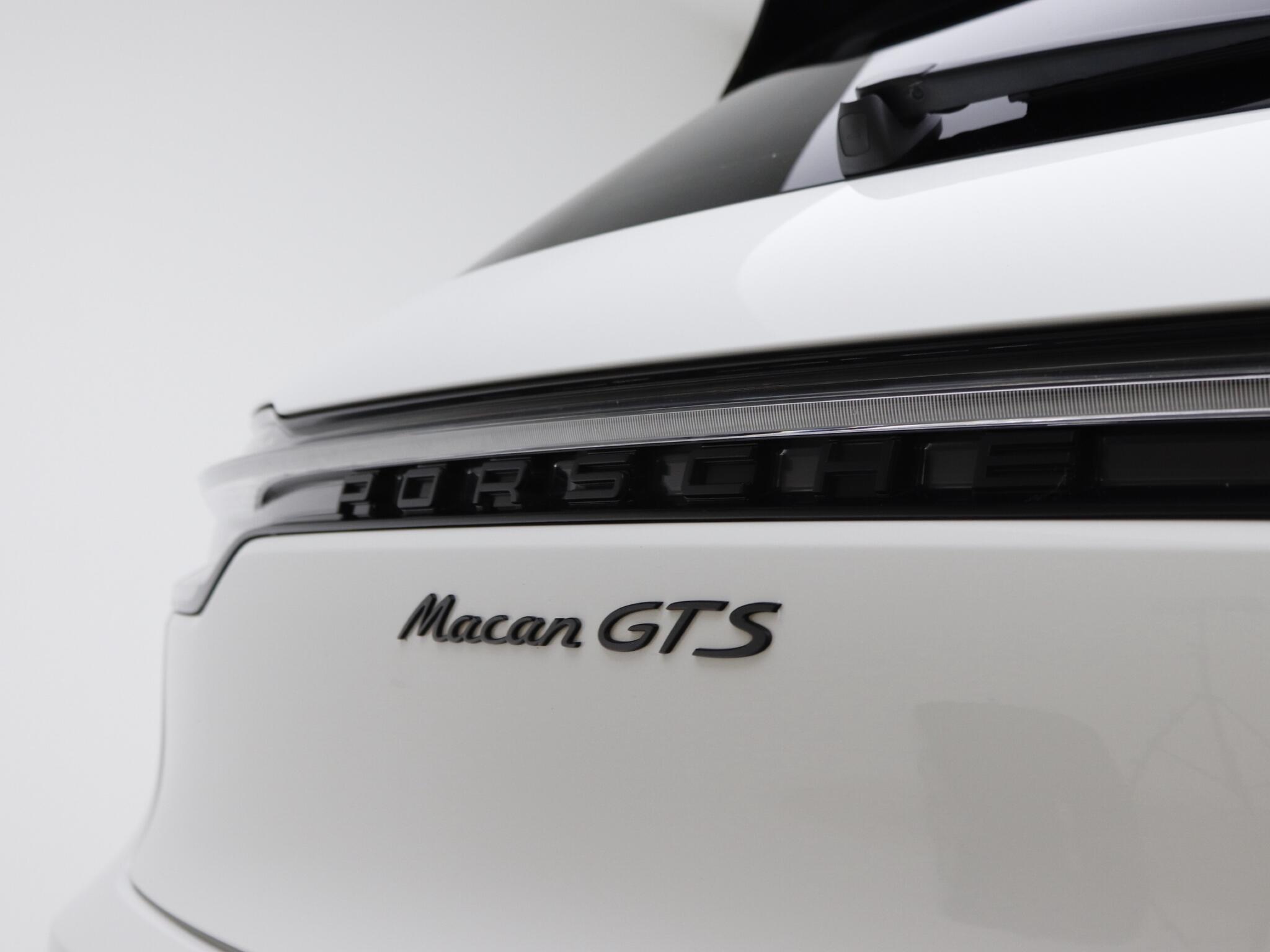 Porsche Macan view 20