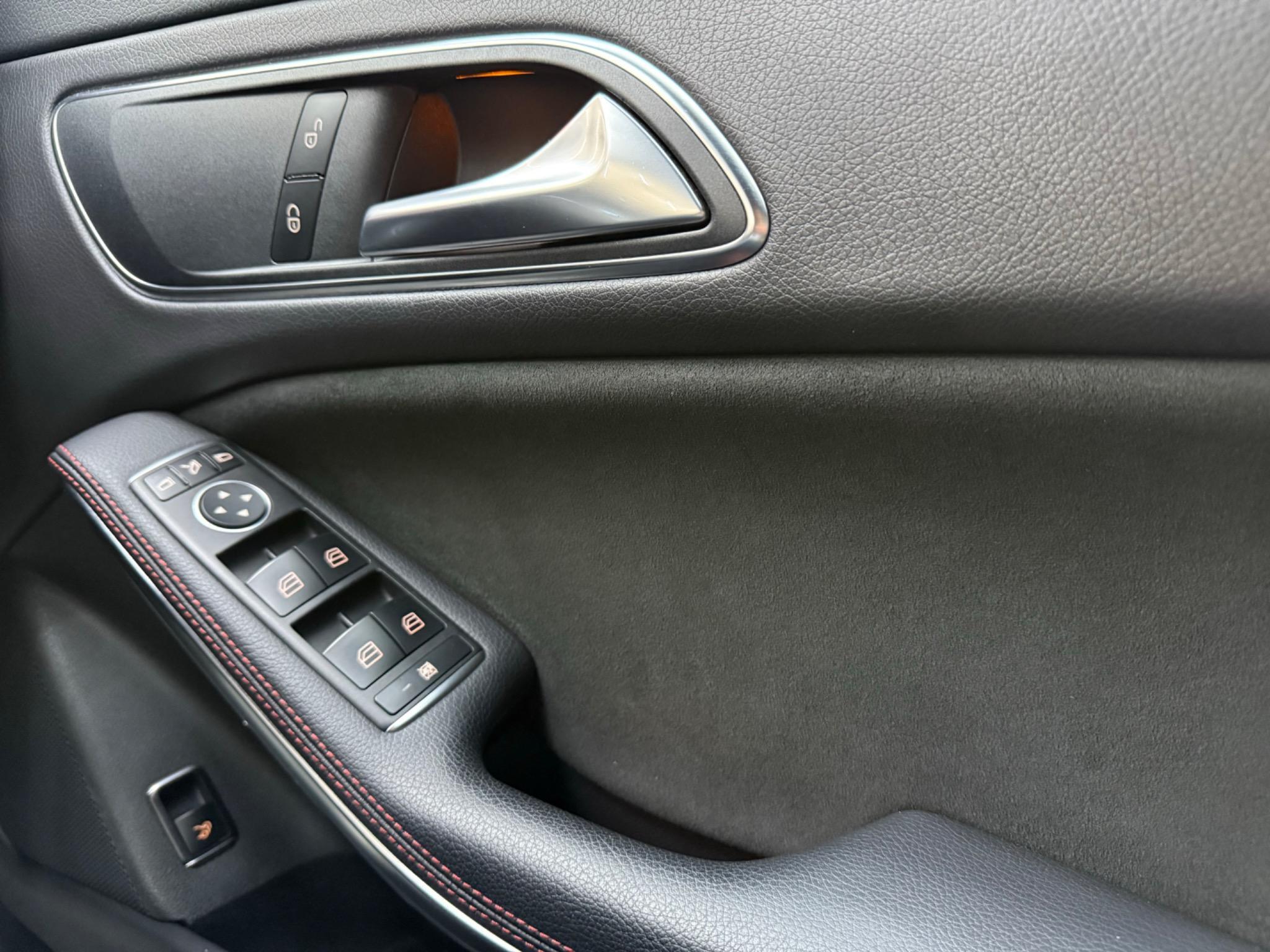 Mercedes-Benz Cla view 28