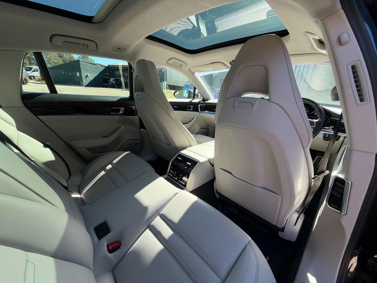 Porsche Panamera view 37