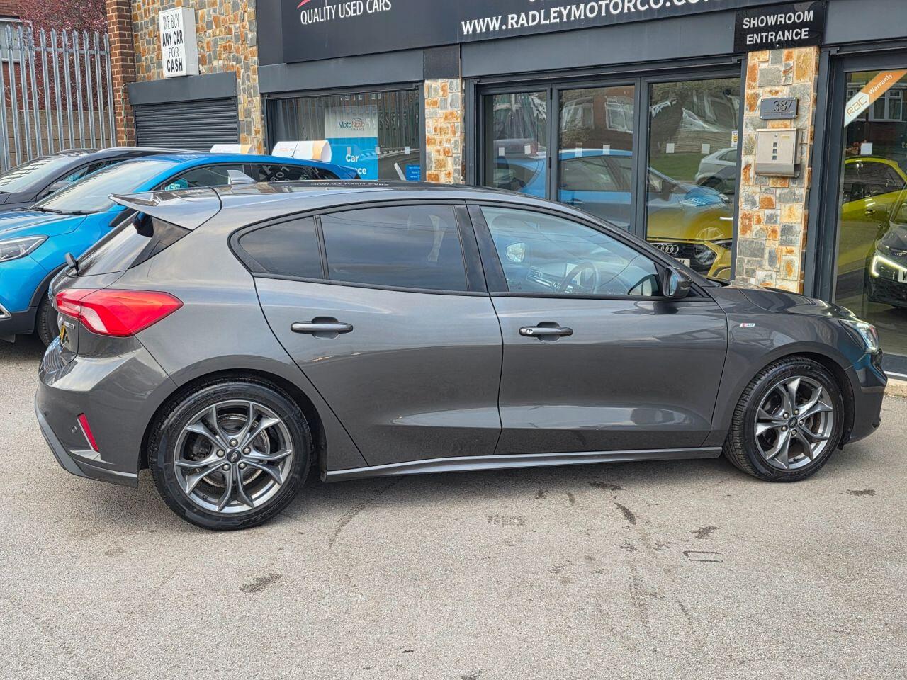 Ford Focus view 17