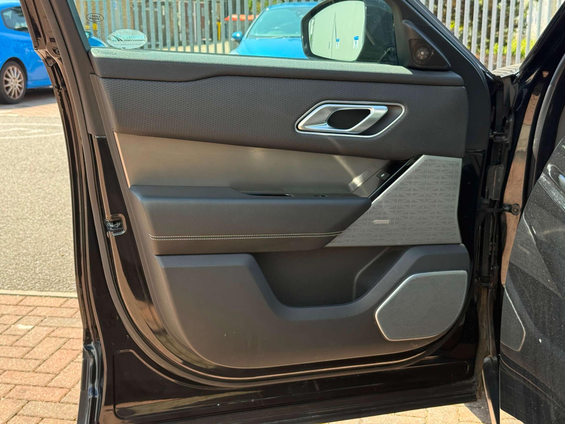 Land Rover Range Rover Velar view 46