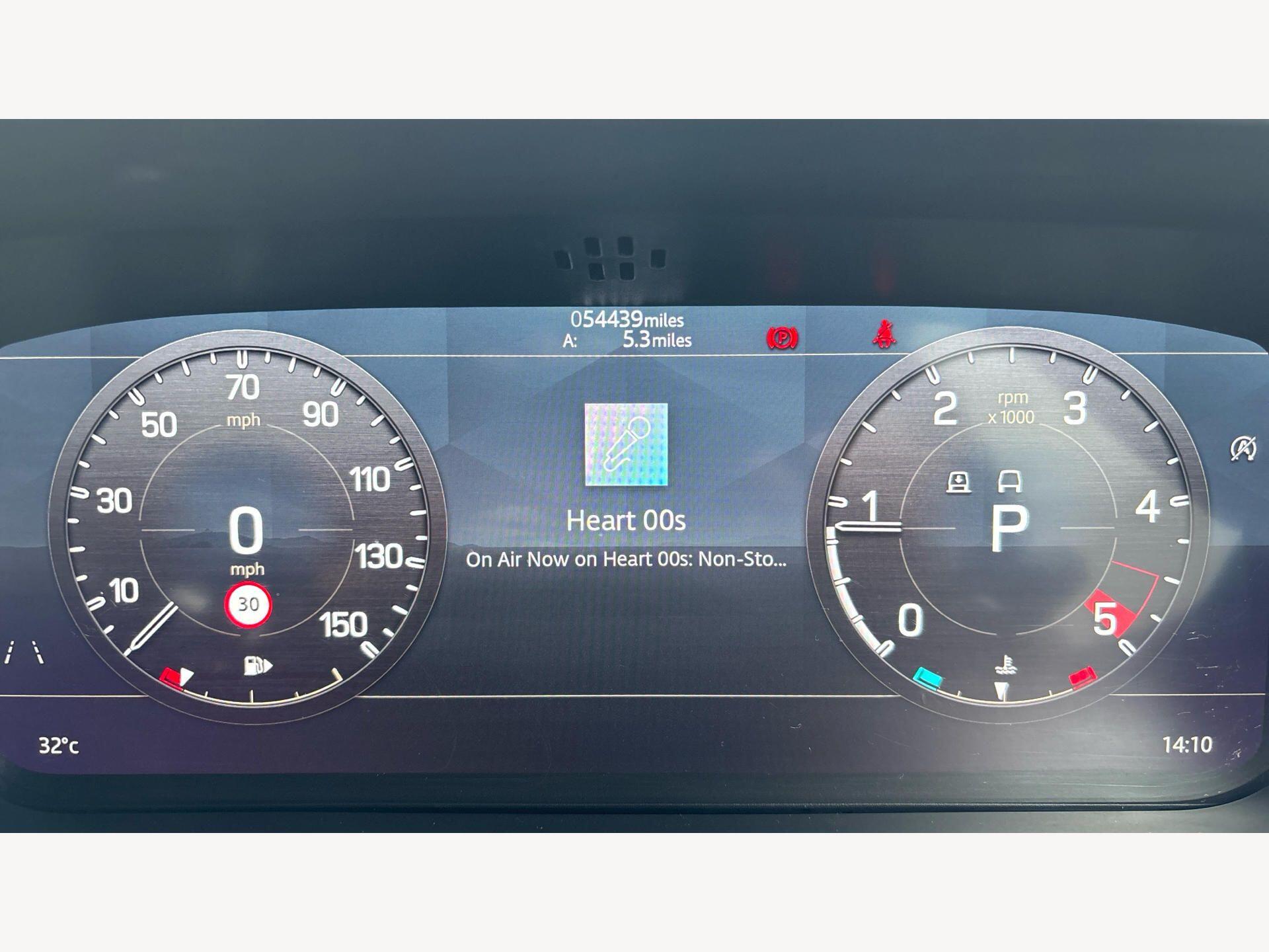 Land Rover Defender view 19