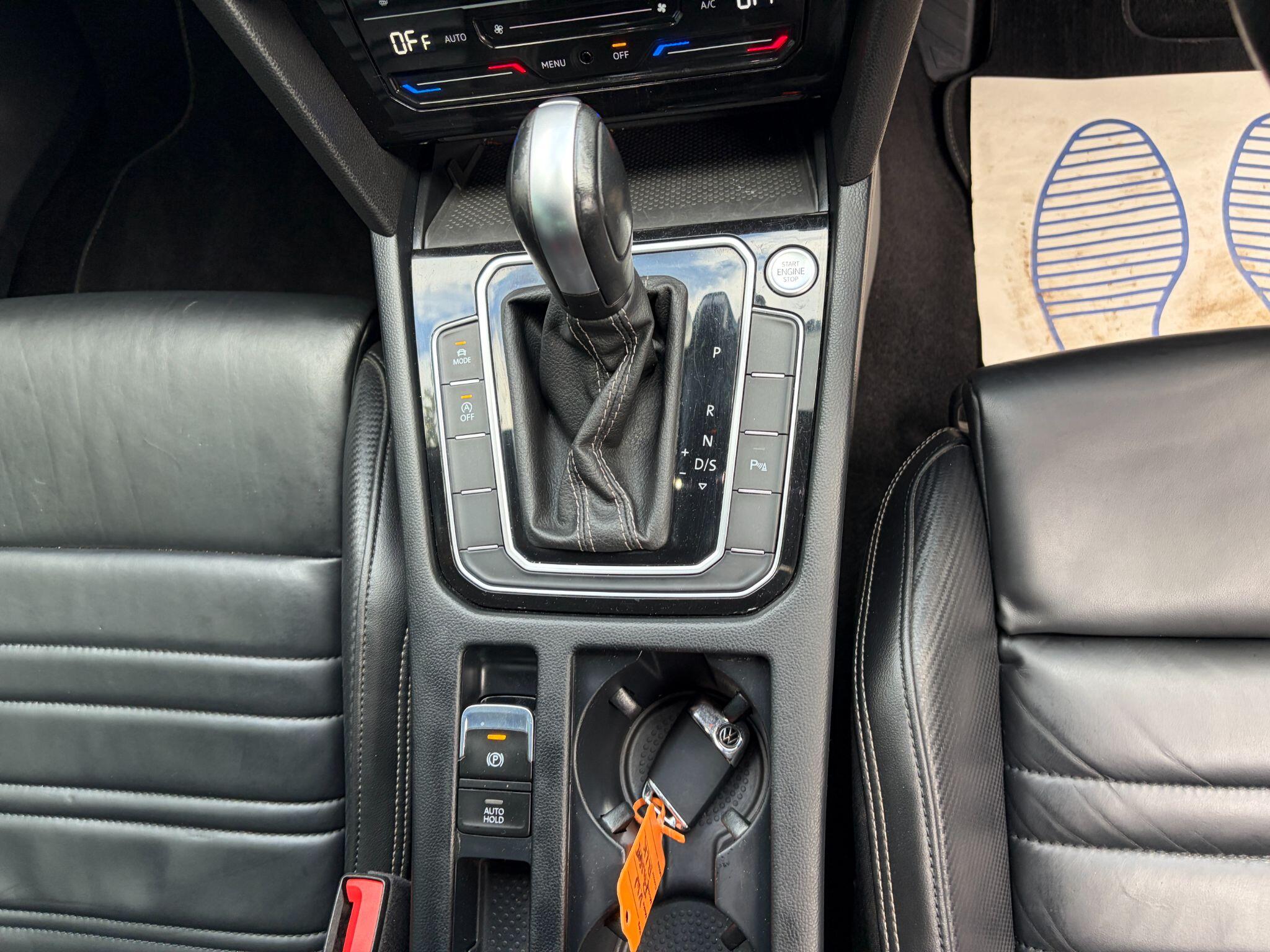 Volkswagen Passat view 28