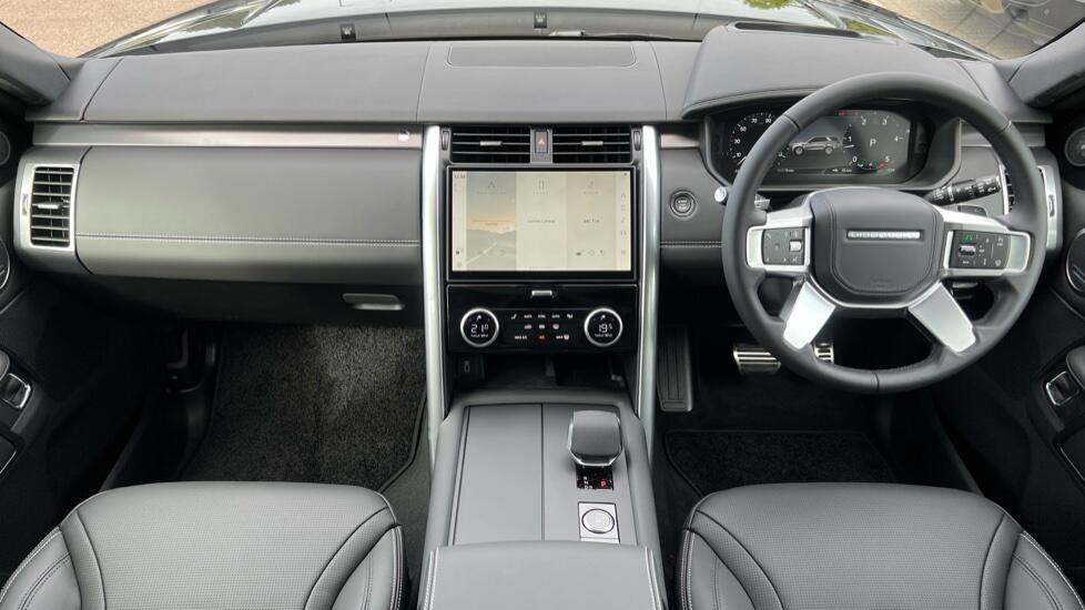 Land Rover Discovery view 9