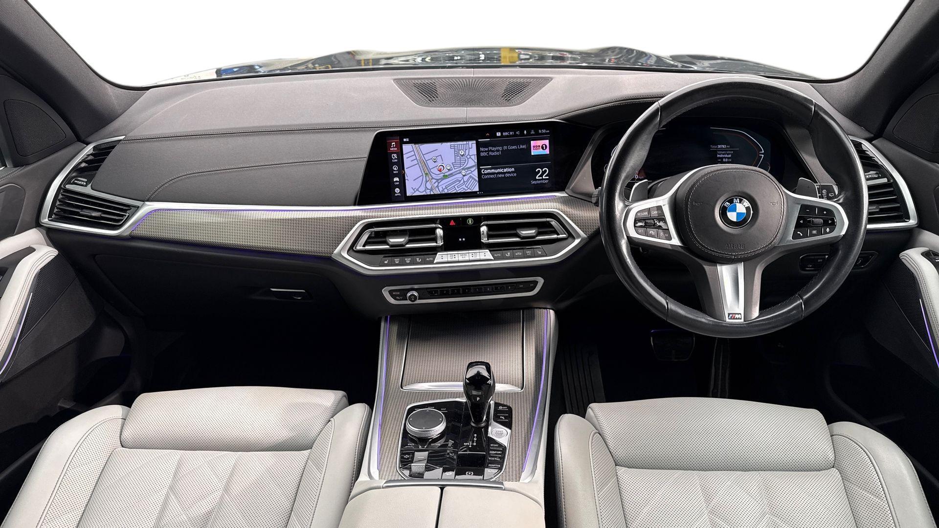 BMW X5 view 4