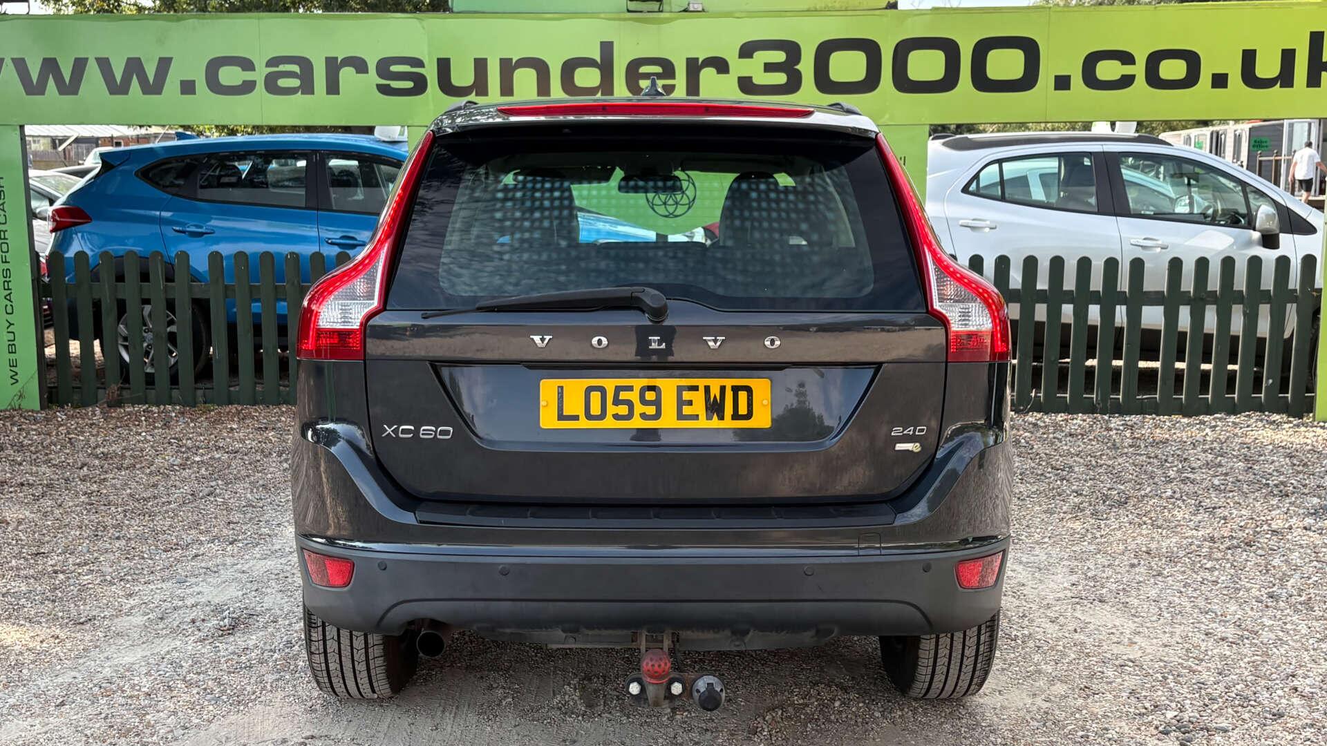 Volvo XC60 view 5