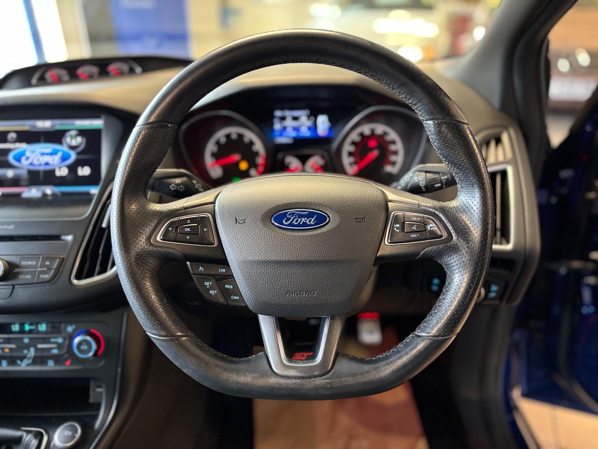 Ford Focus view 30