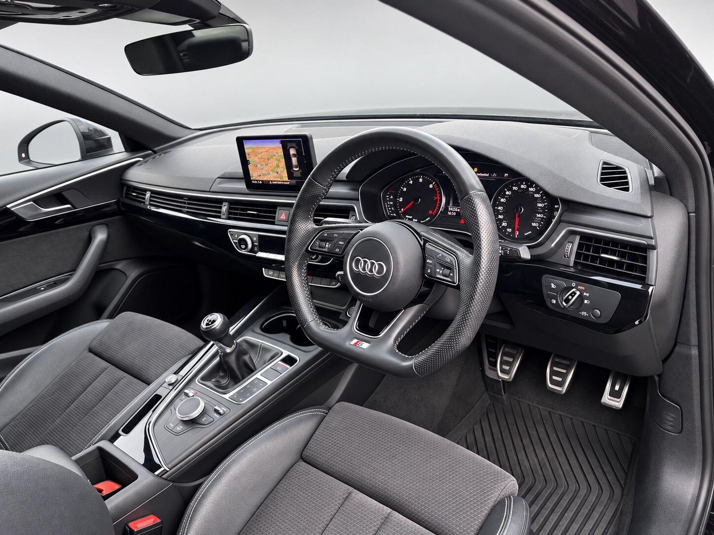 Audi A4 view 18