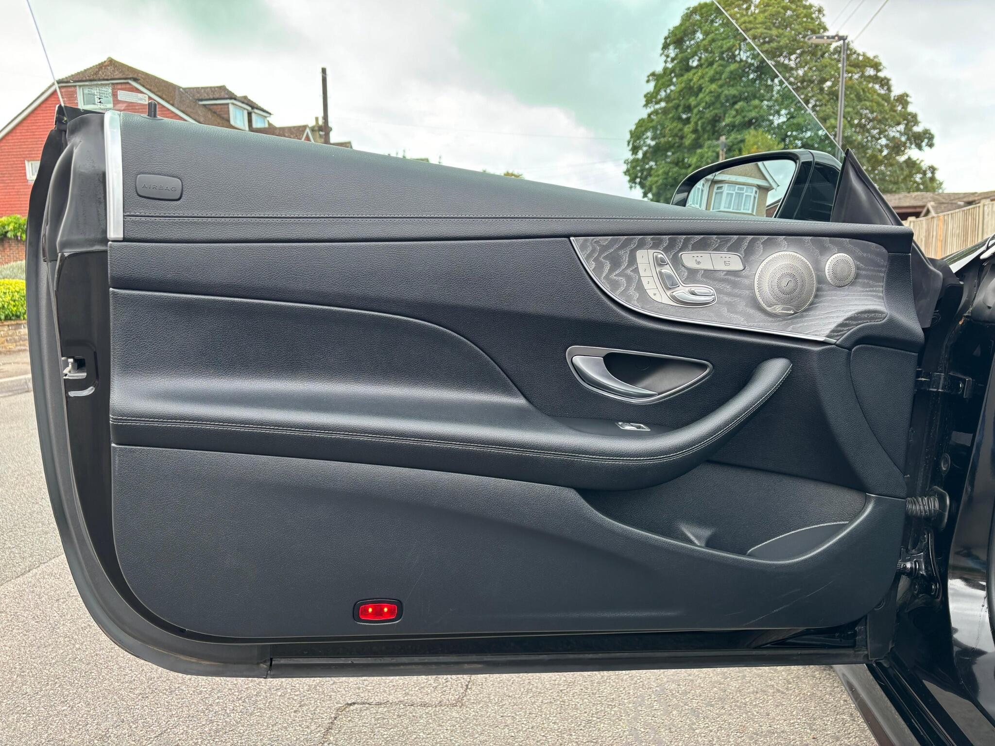 Mercedes-Benz E Class view 31