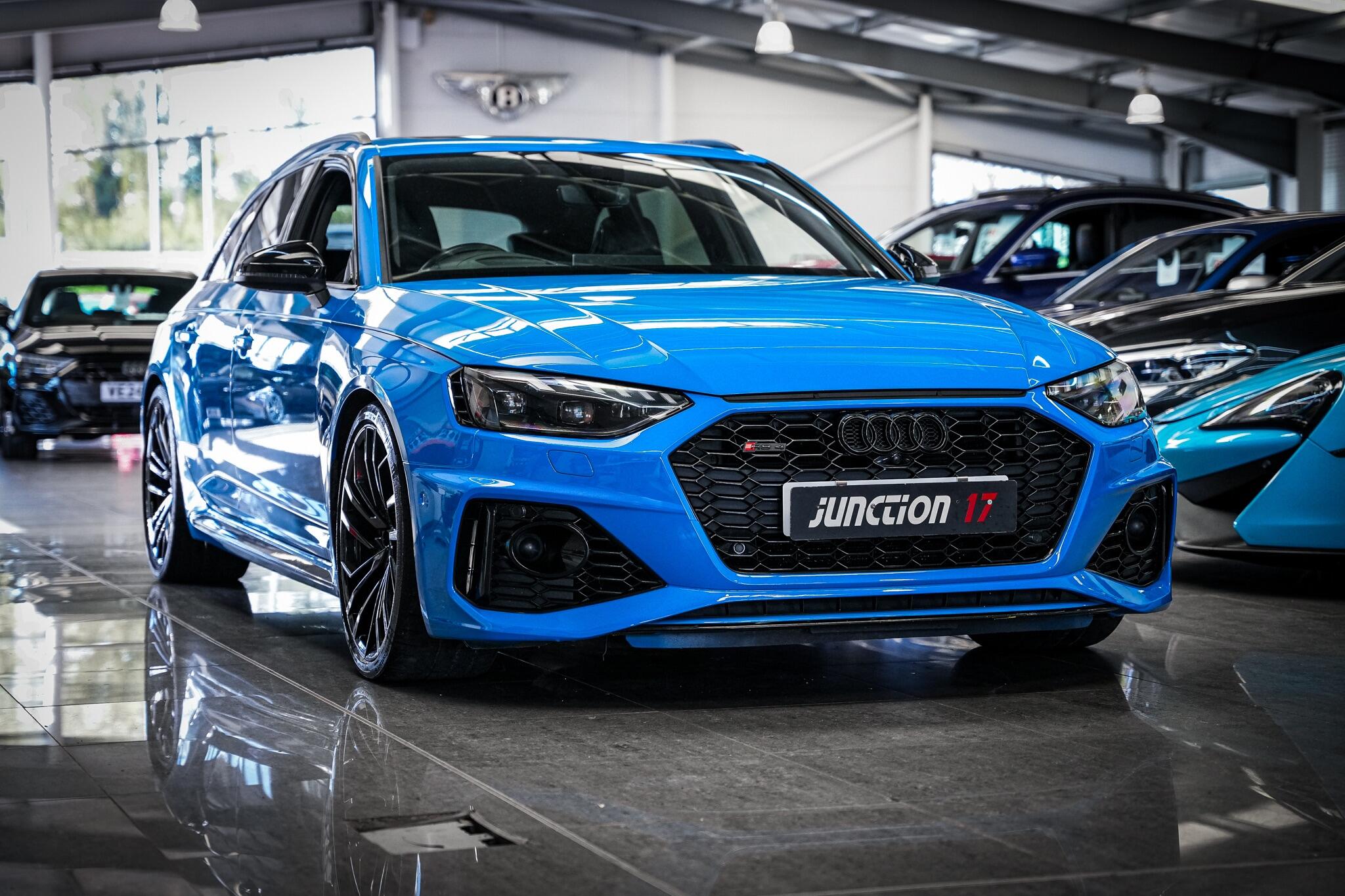 Audi RS4 view 13