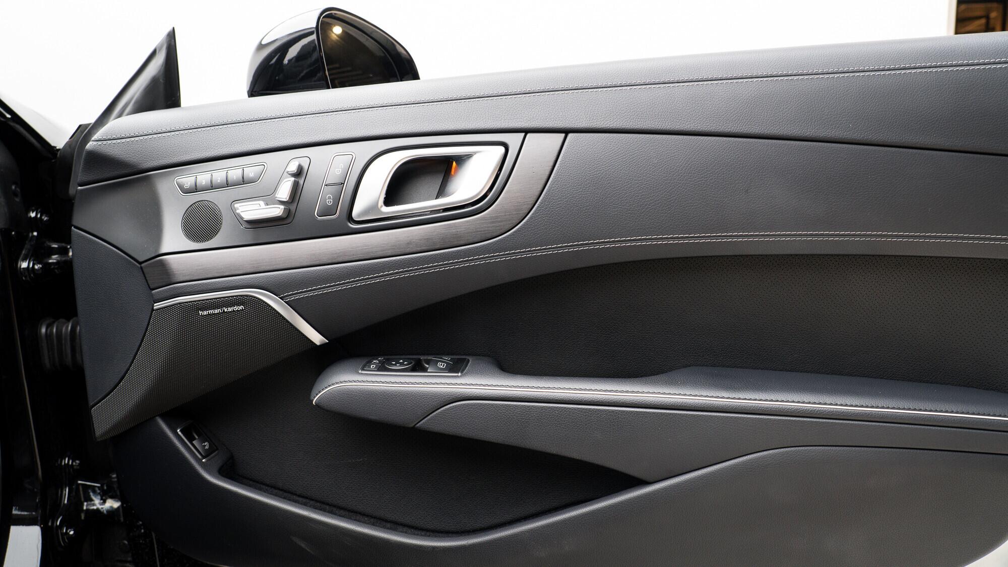 Mercedes-Benz SL view 26
