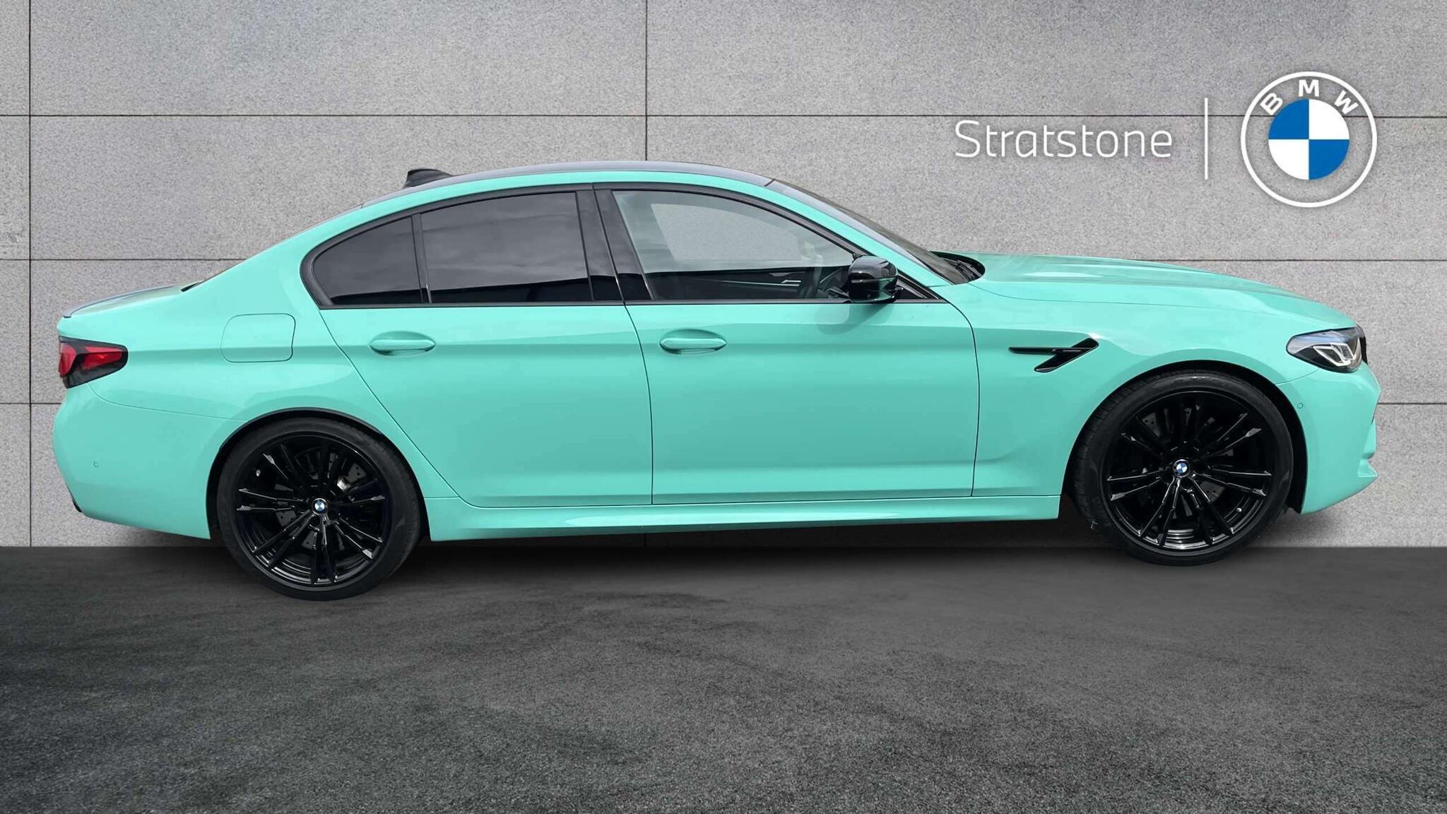 BMW M5 view 3