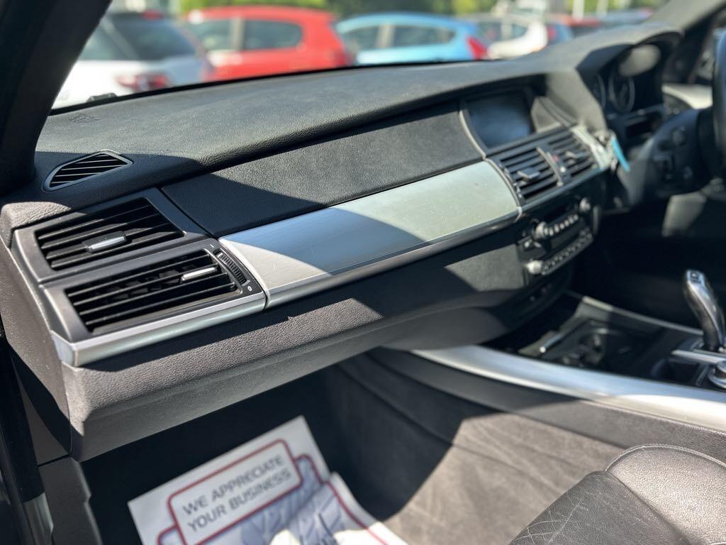 BMW X5 view 17
