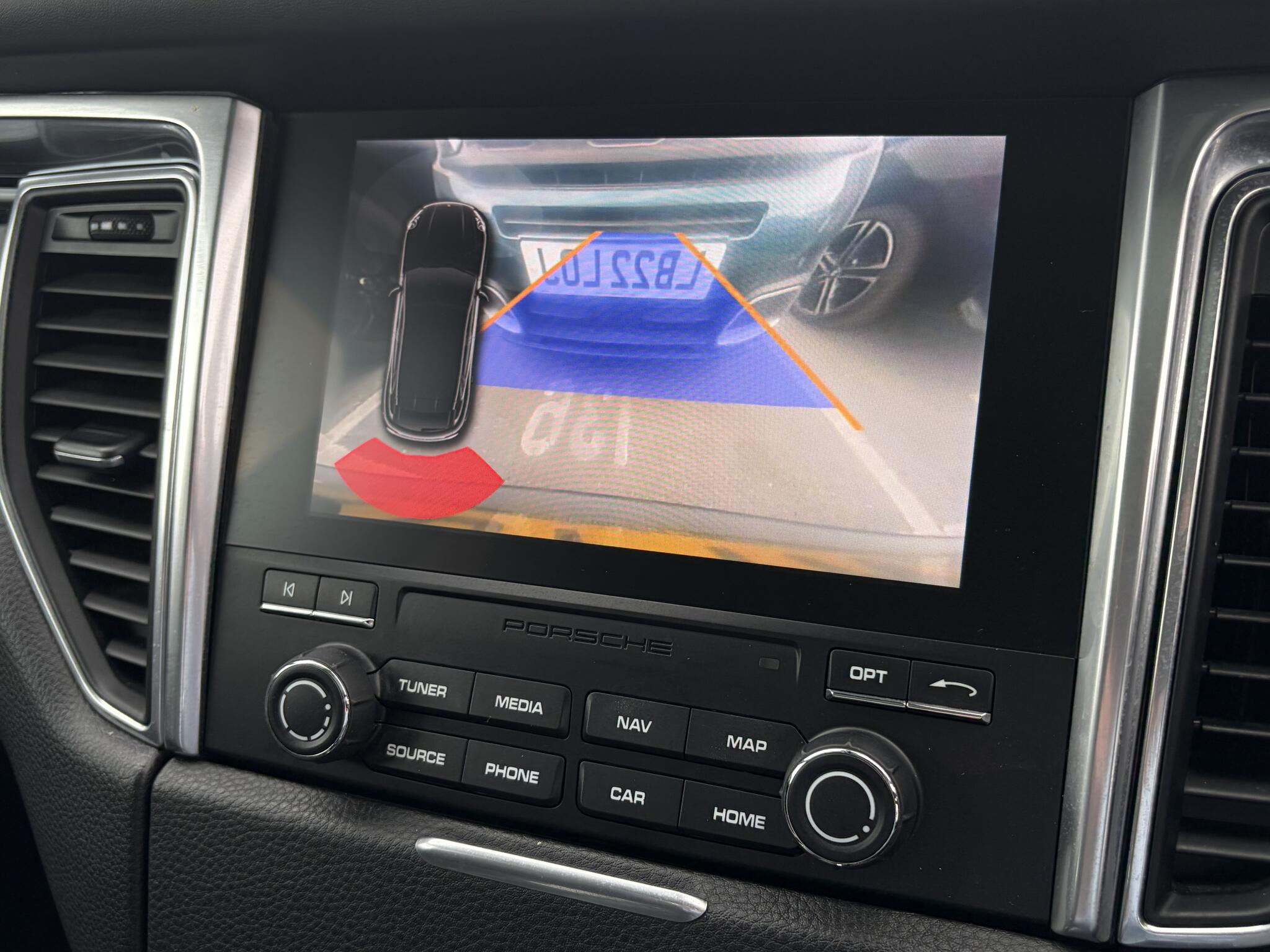 Porsche Macan view 23
