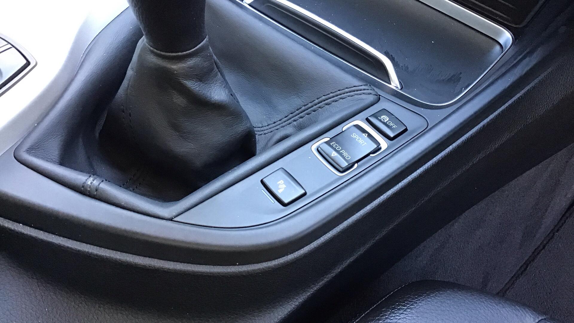 BMW 3 Series view 19