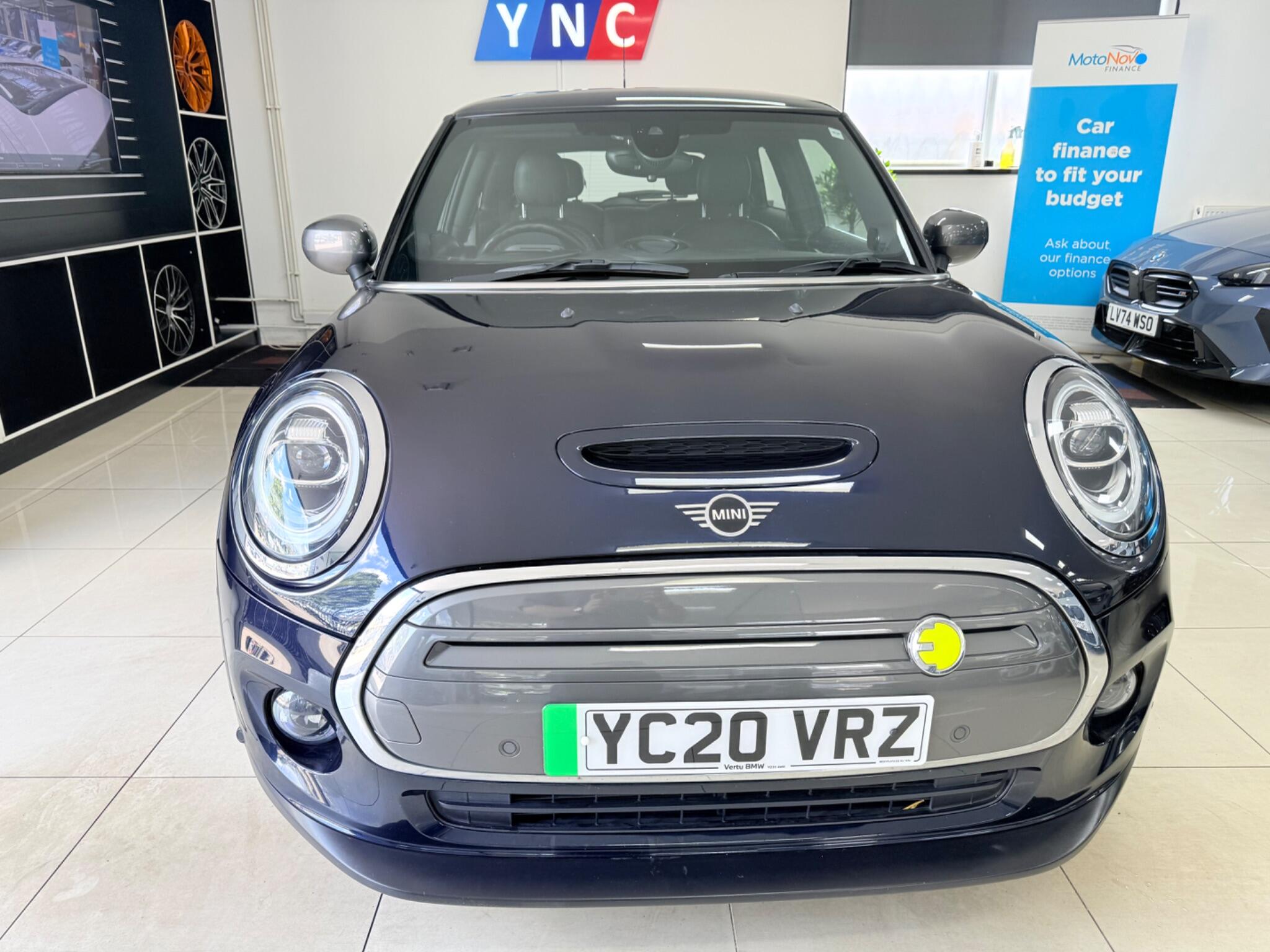 MINI Hatch view 24