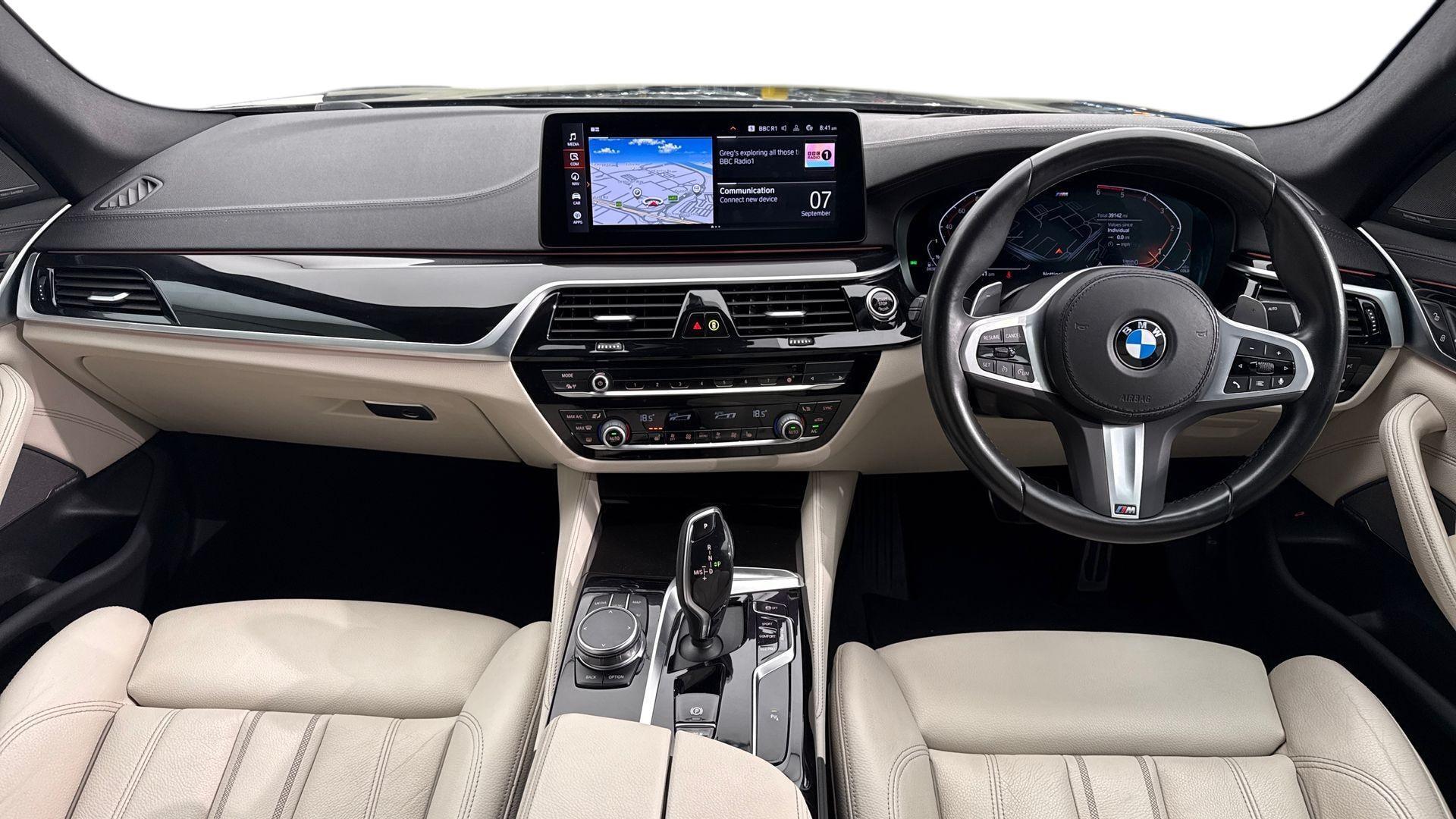 BMW 5 Series view 4