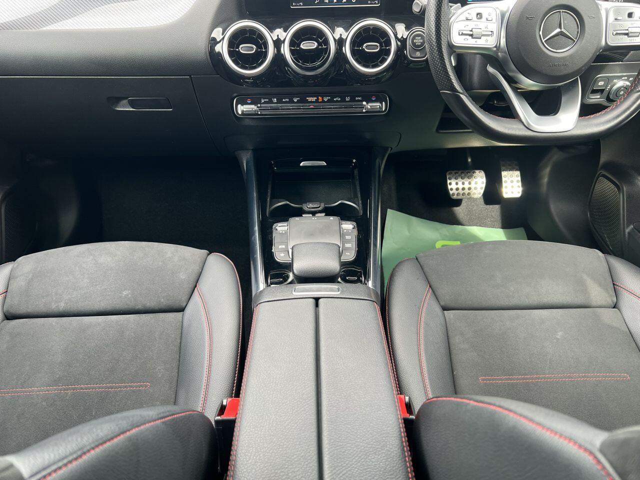 Mercedes-Benz Gla view 31
