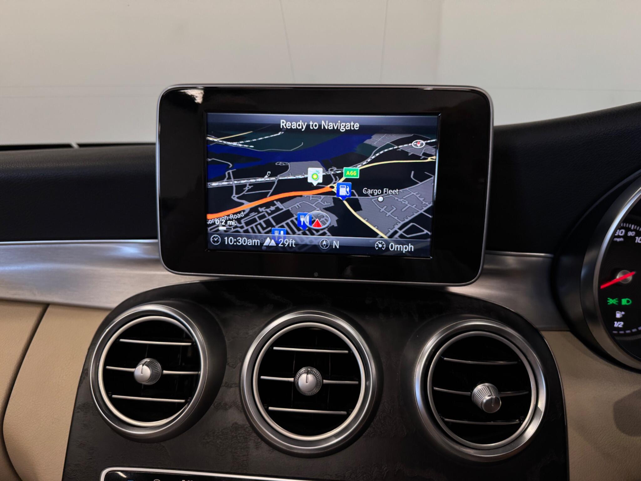 Mercedes-Benz C-Class view 22