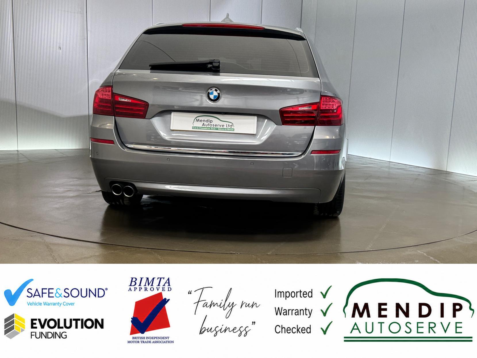 BMW 5 Series view 15