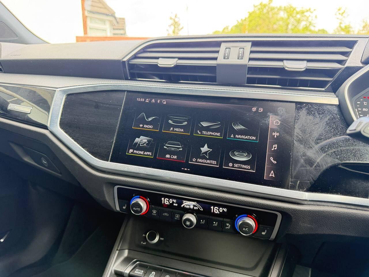 Audi Q3 view 45