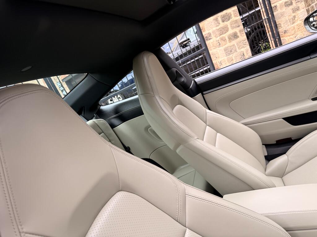 Porsche 911 view 42