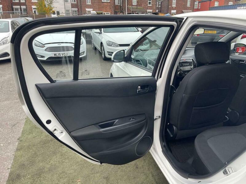 2012 Hyundai i20 image 20