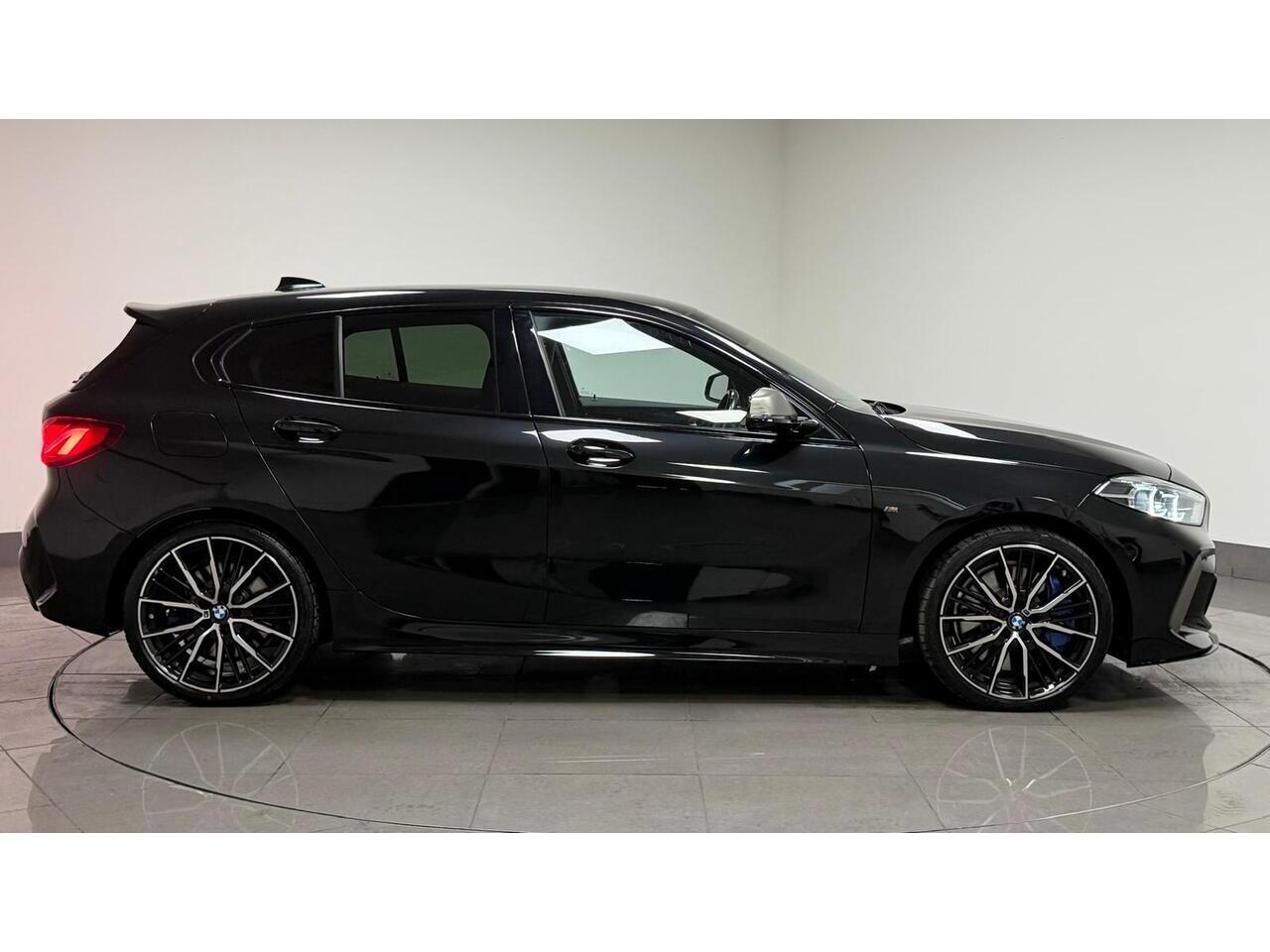 BMW 1 Series view 10