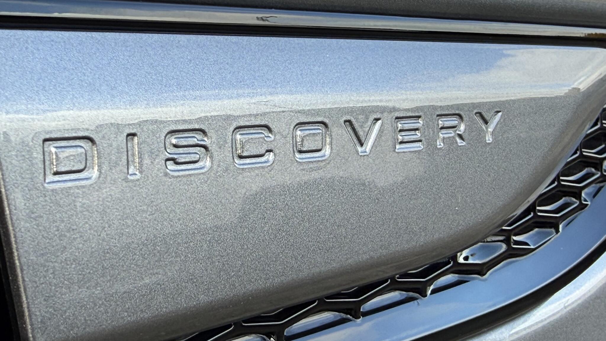 Land Rover Discovery Sport view 24