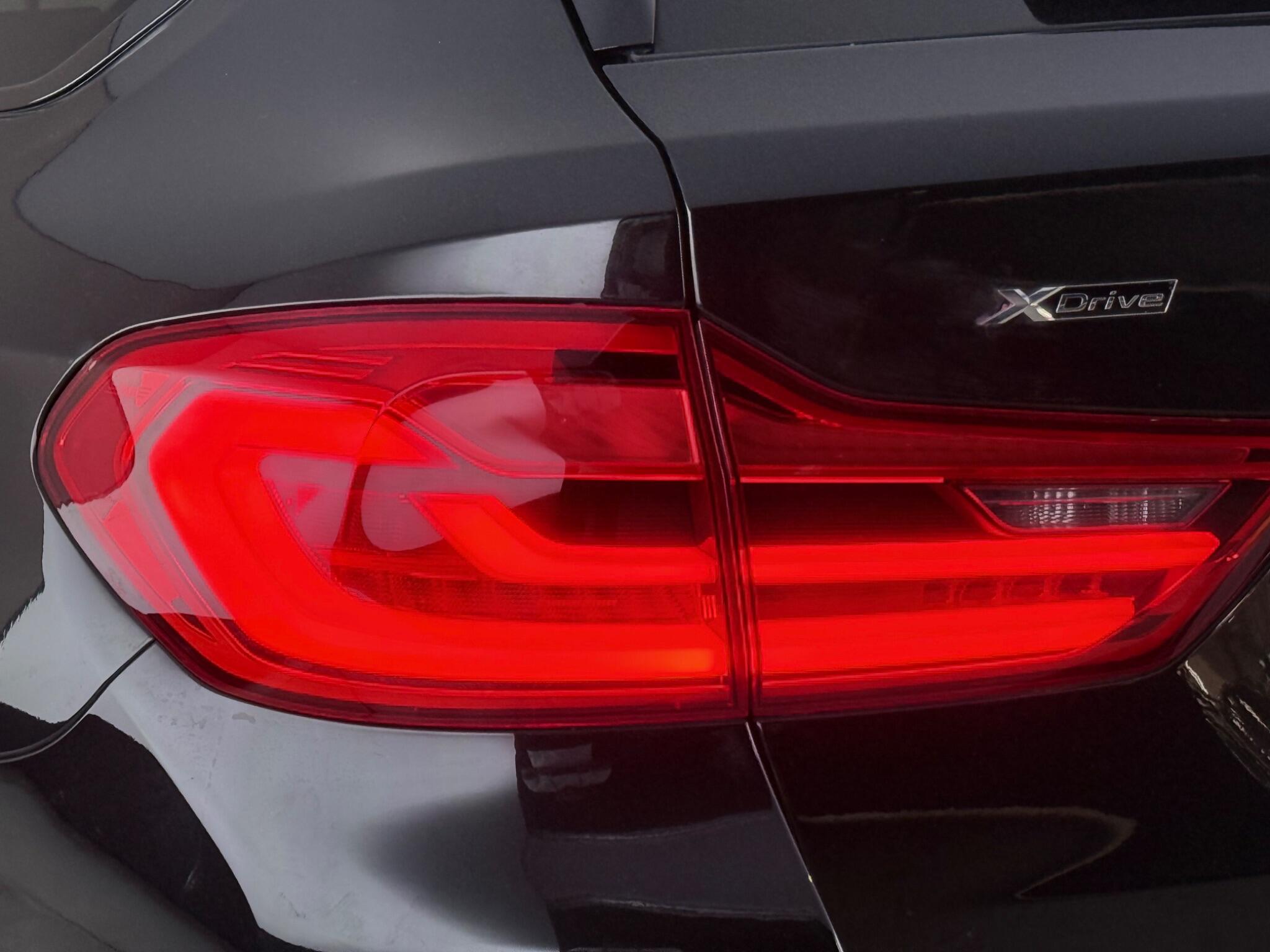 BMW 5 Series view 11