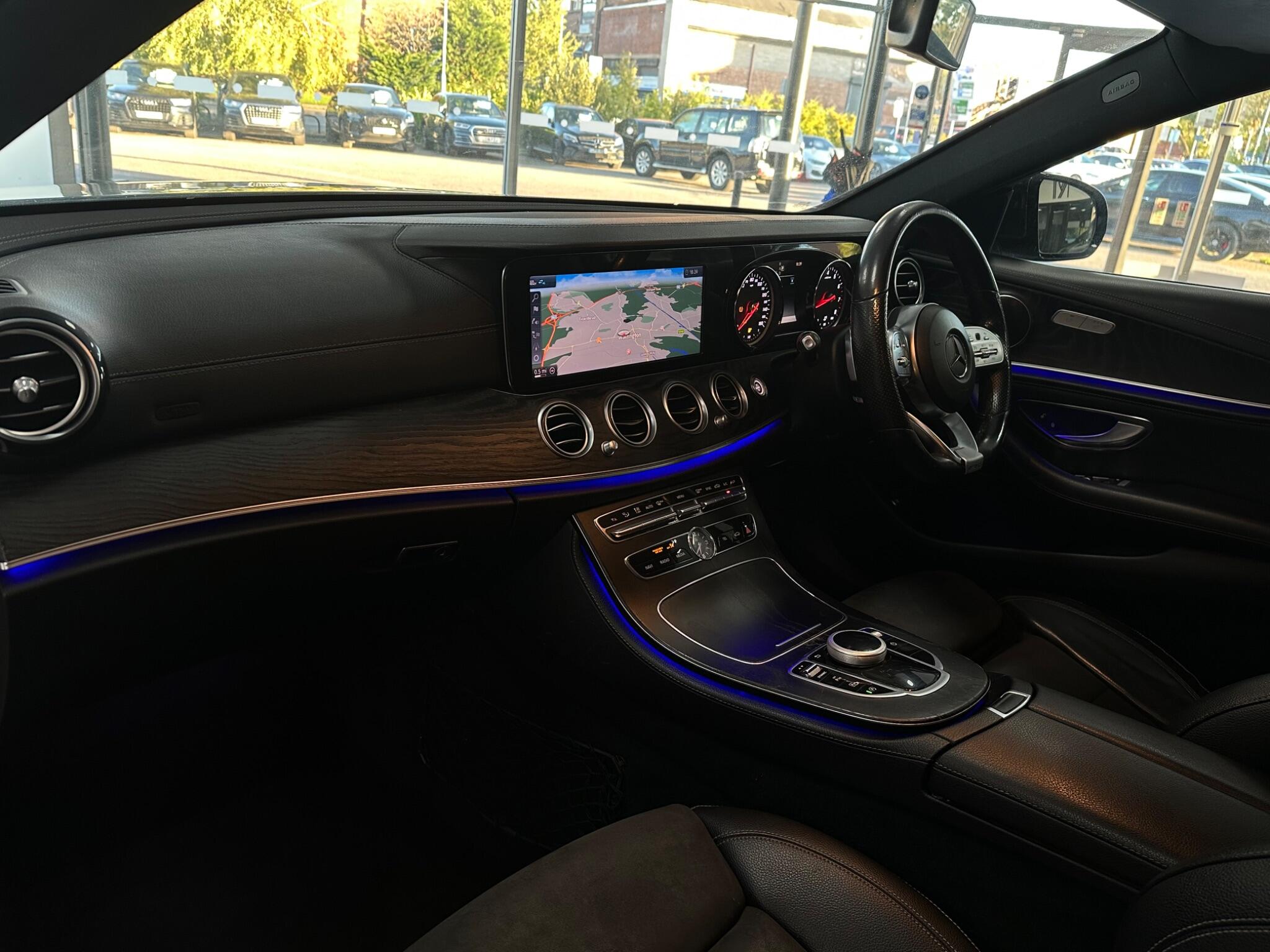 Mercedes-Benz E Class view 37
