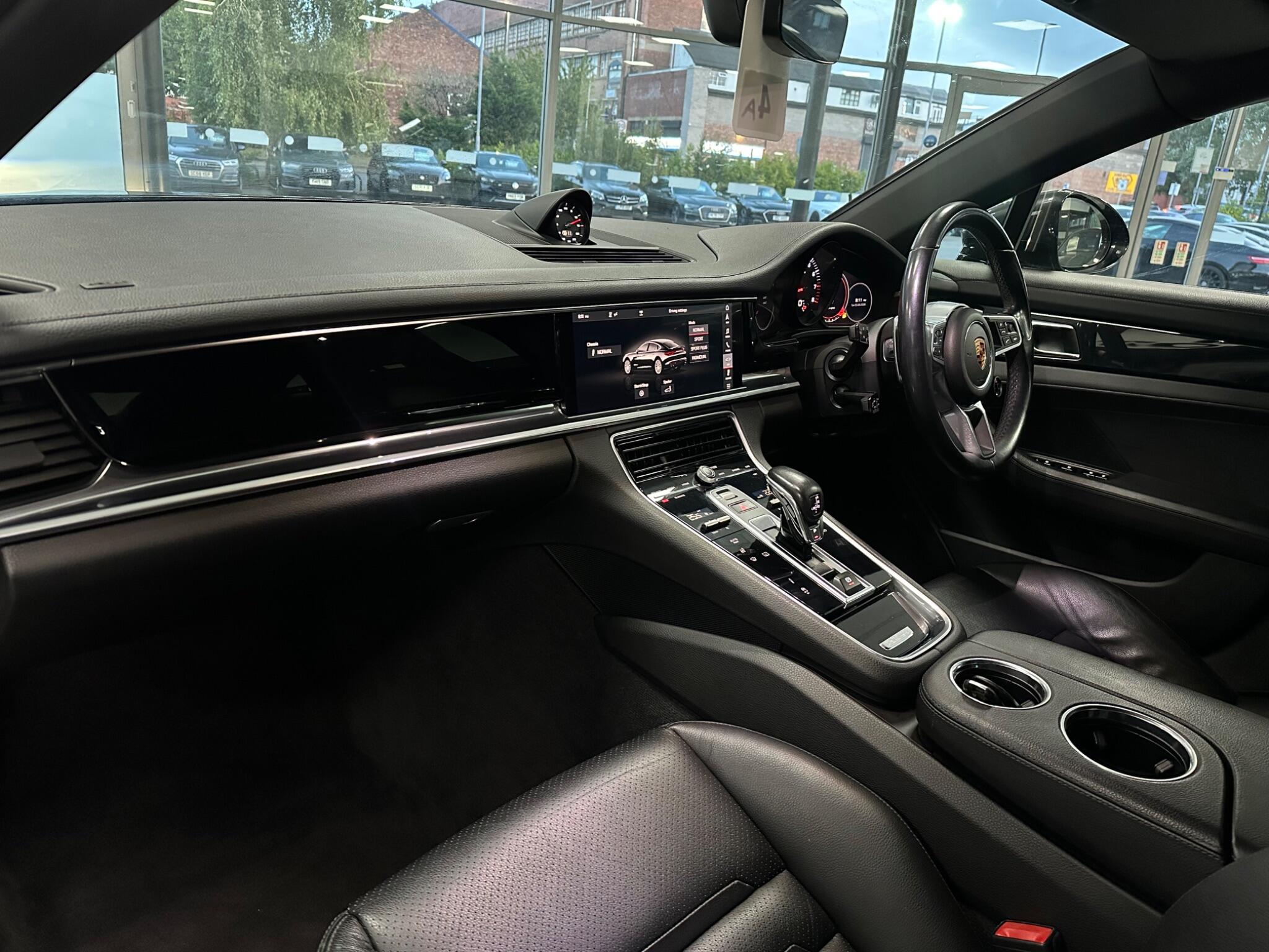 Porsche Panamera view 41